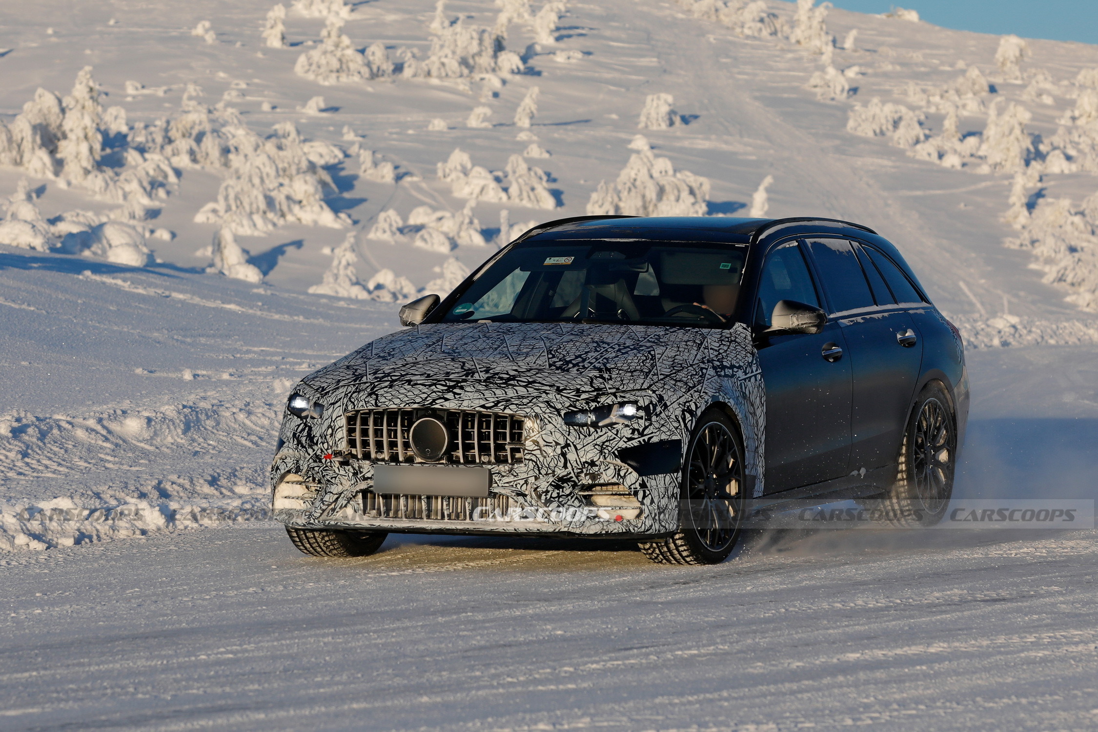 2028 Mercedes-AMG C53 Wagon 03