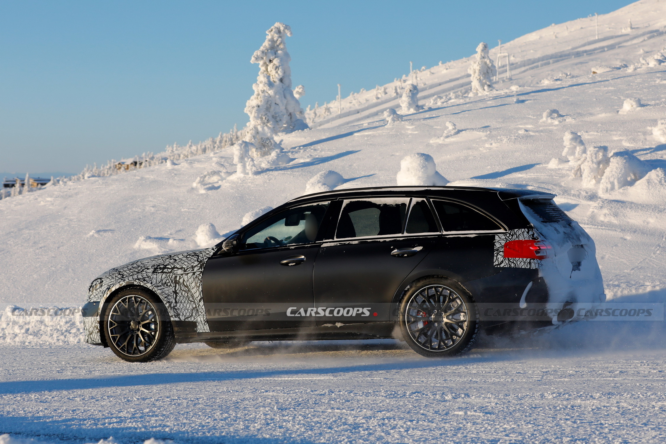 2028 Mercedes-AMG C53 Wagon 07