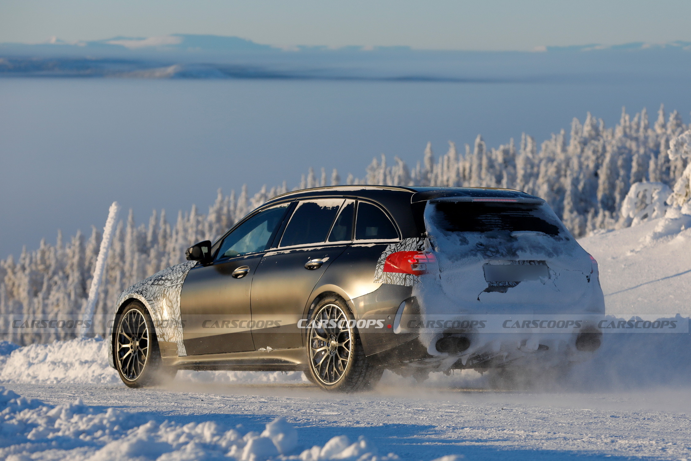 2028 Mercedes-AMG C53 Wagon 08