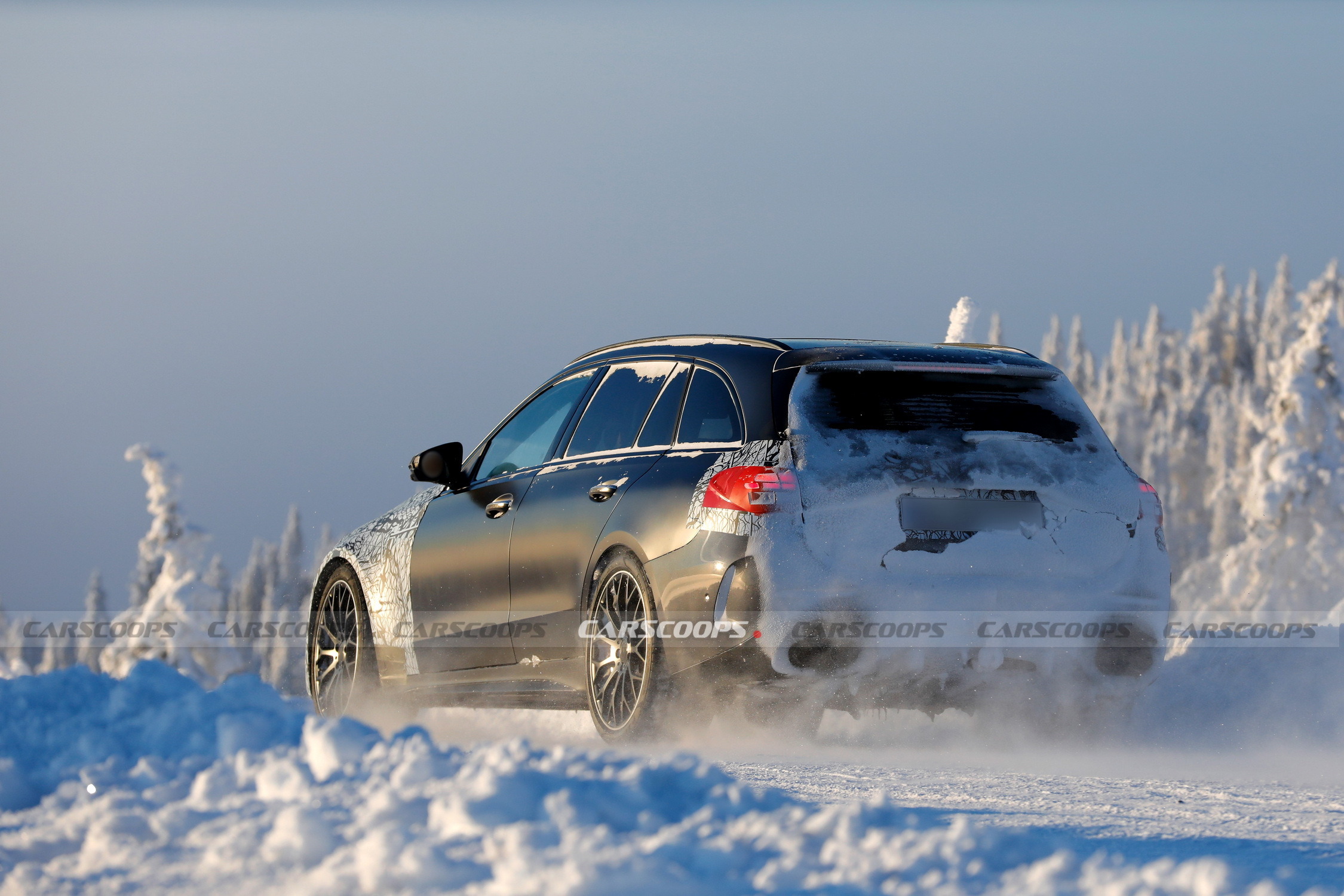 2028 Mercedes-AMG C53 Wagon 09