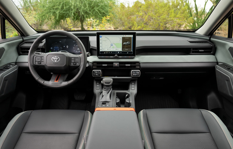 2026_Toyota-RAV4-HEV_Woodland_UrbanRock_200_NR