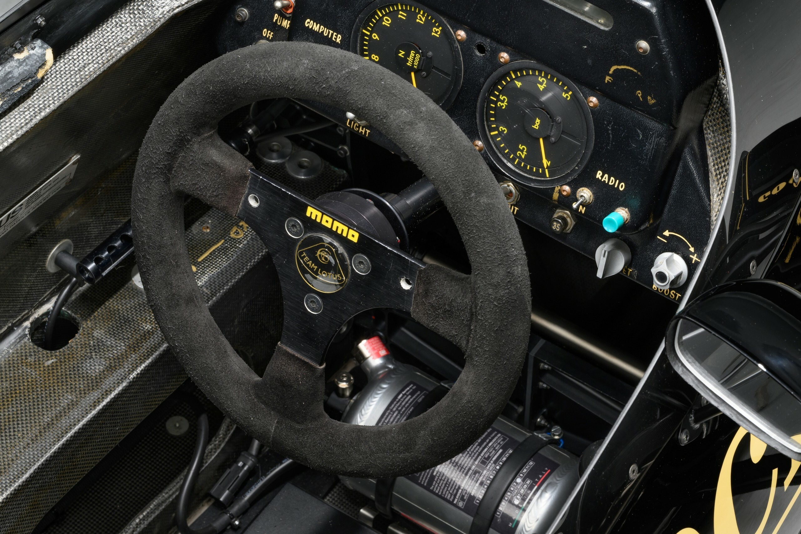 1986 Lotus 98T Senna - 11