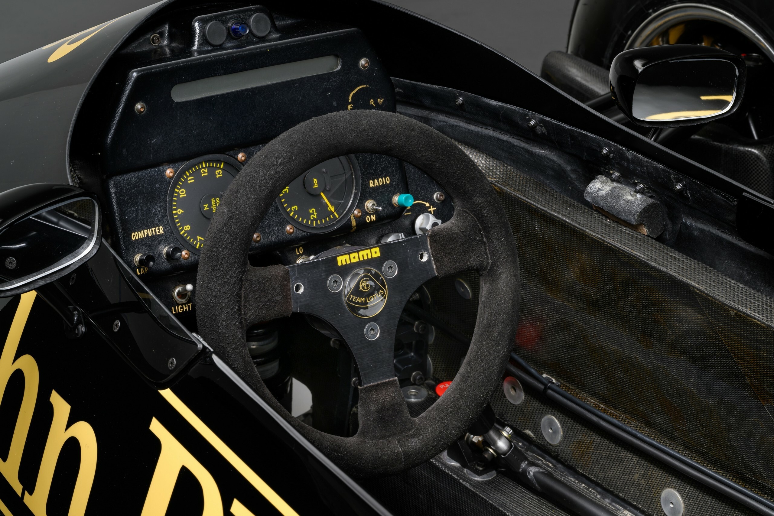 1986 Lotus 98T Senna - 12