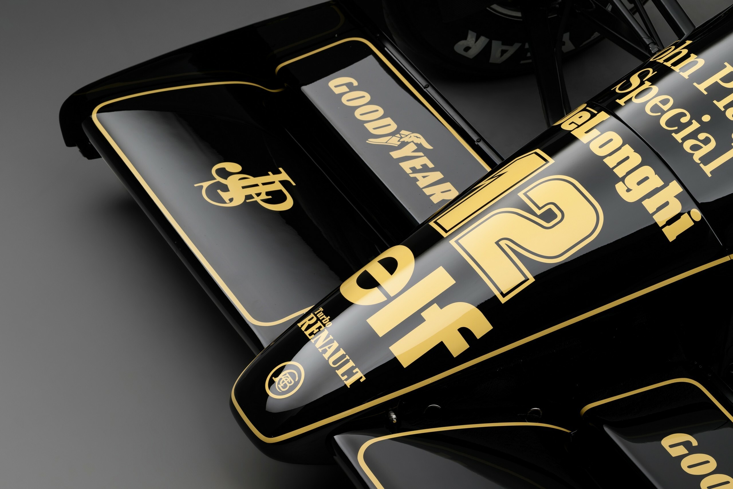 1986 Lotus 98T Senna - 24