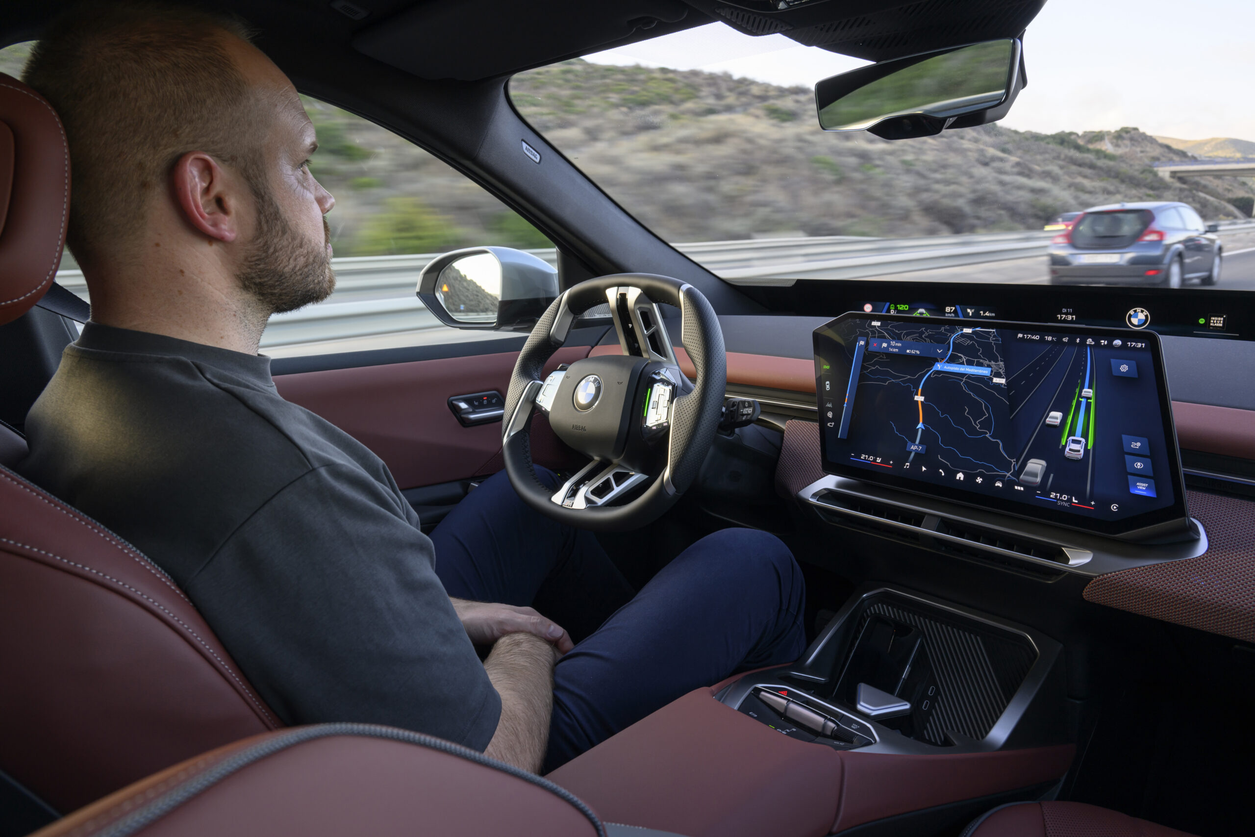 P90626832_highRes_the-new-bmw-ix3-50-x
