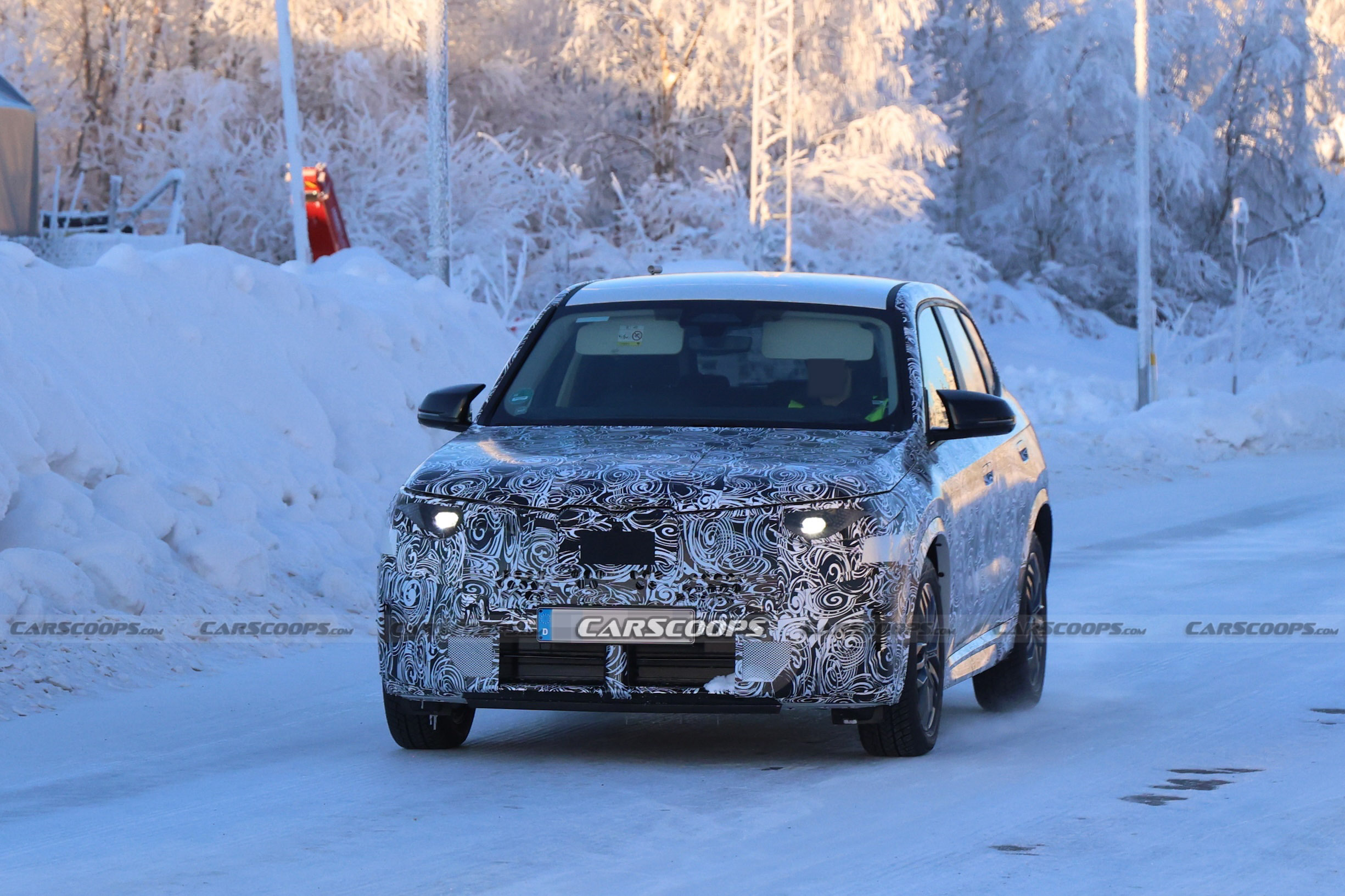 BMW X1 spy shots 00001