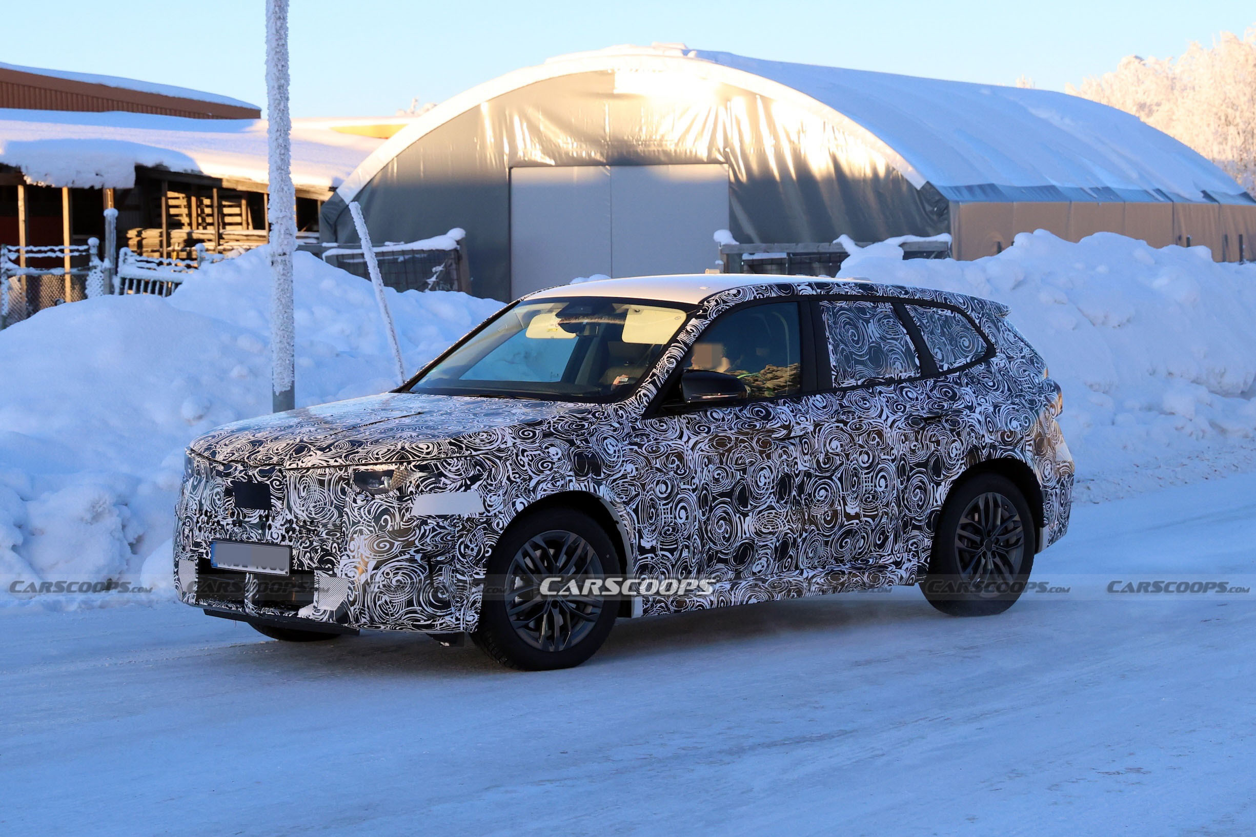 BMW X1 spy shots 00007