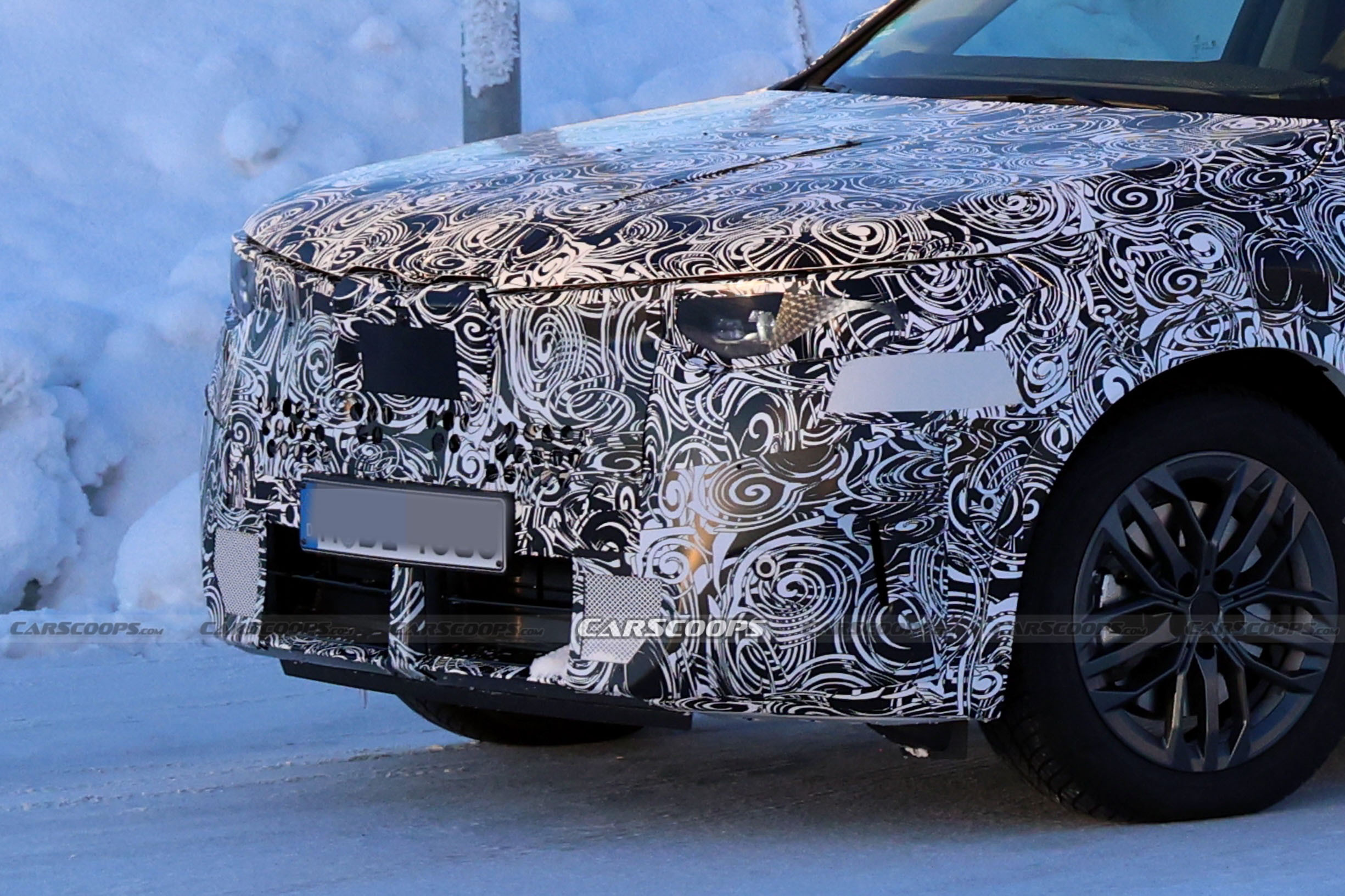 BMW X1 spy shots 00008