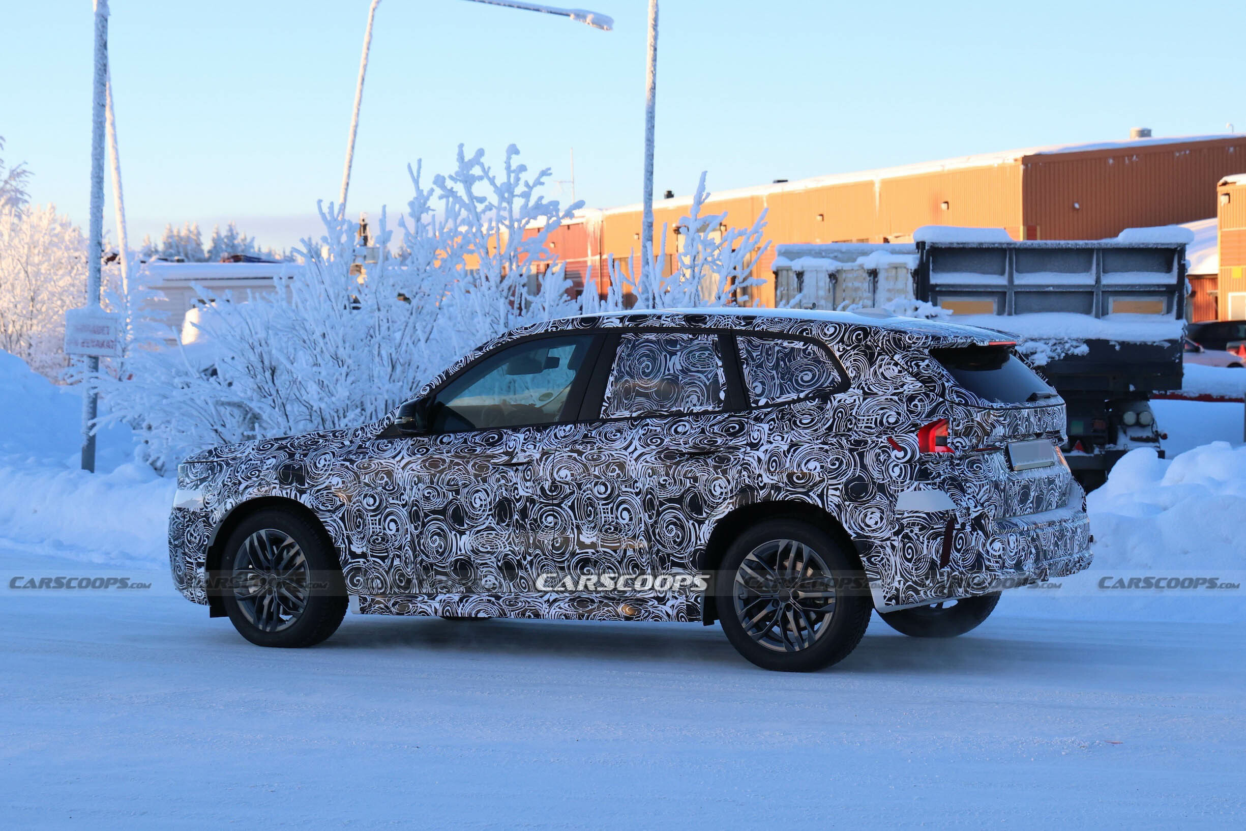 BMW X1 spy shots 00014