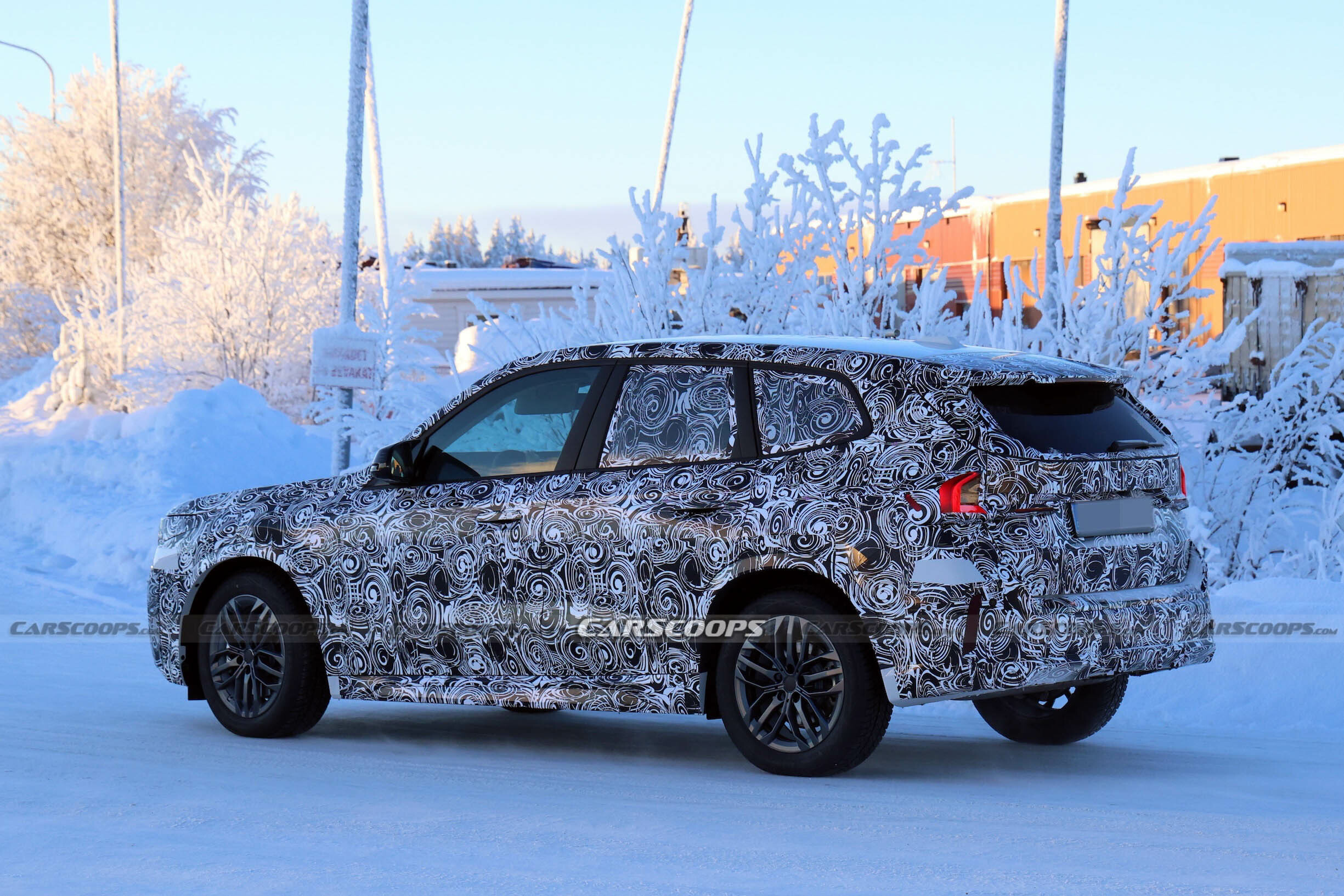BMW X1 spy shots 00015