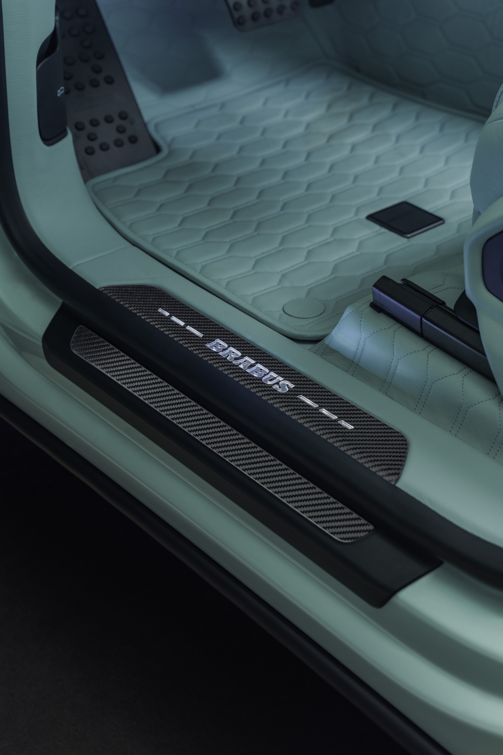 Brabus 900 Mint - Lamborghini Urus - On Location (24)