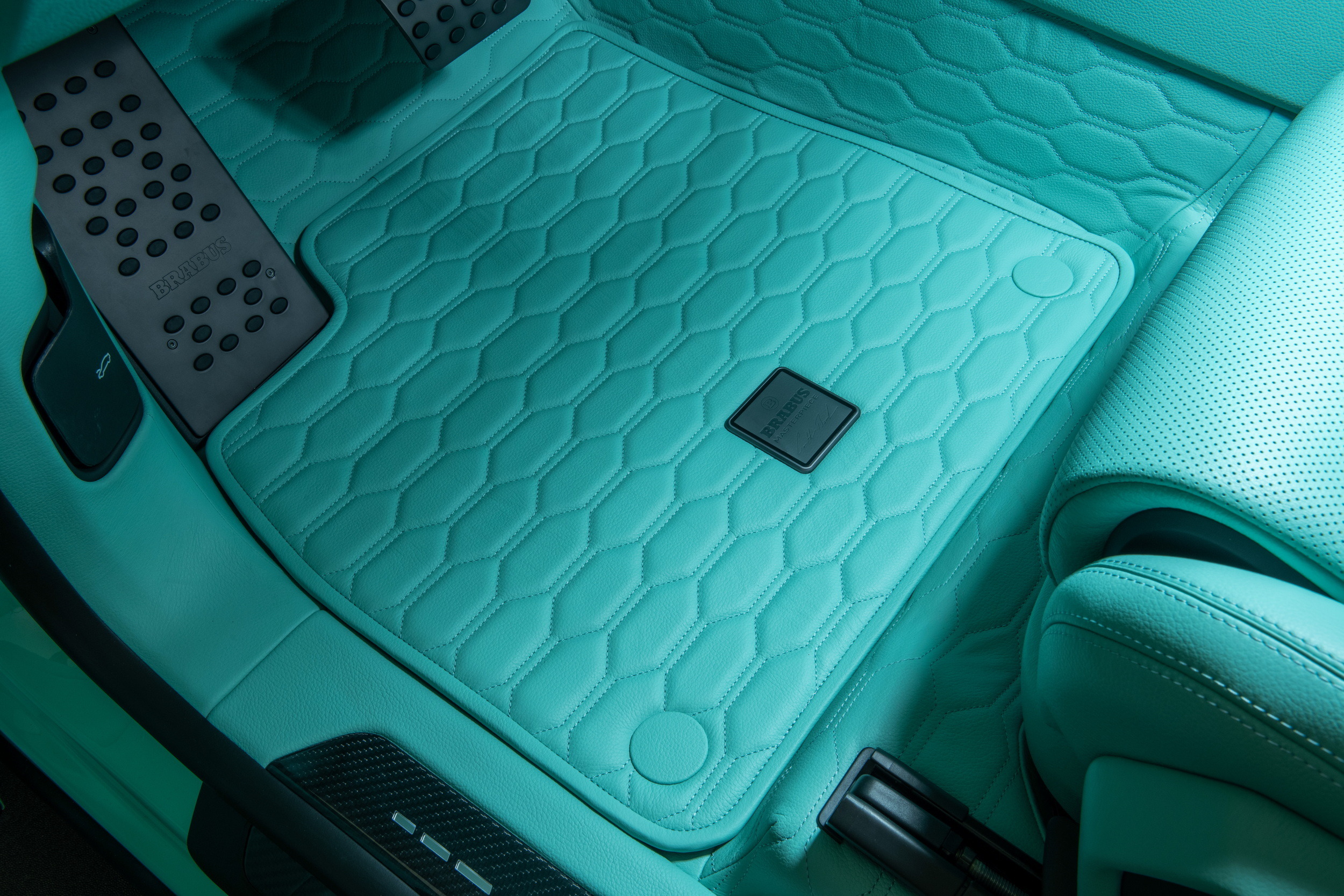 Brabus 900 Mint - Lamborghini Urus - Studio (31)