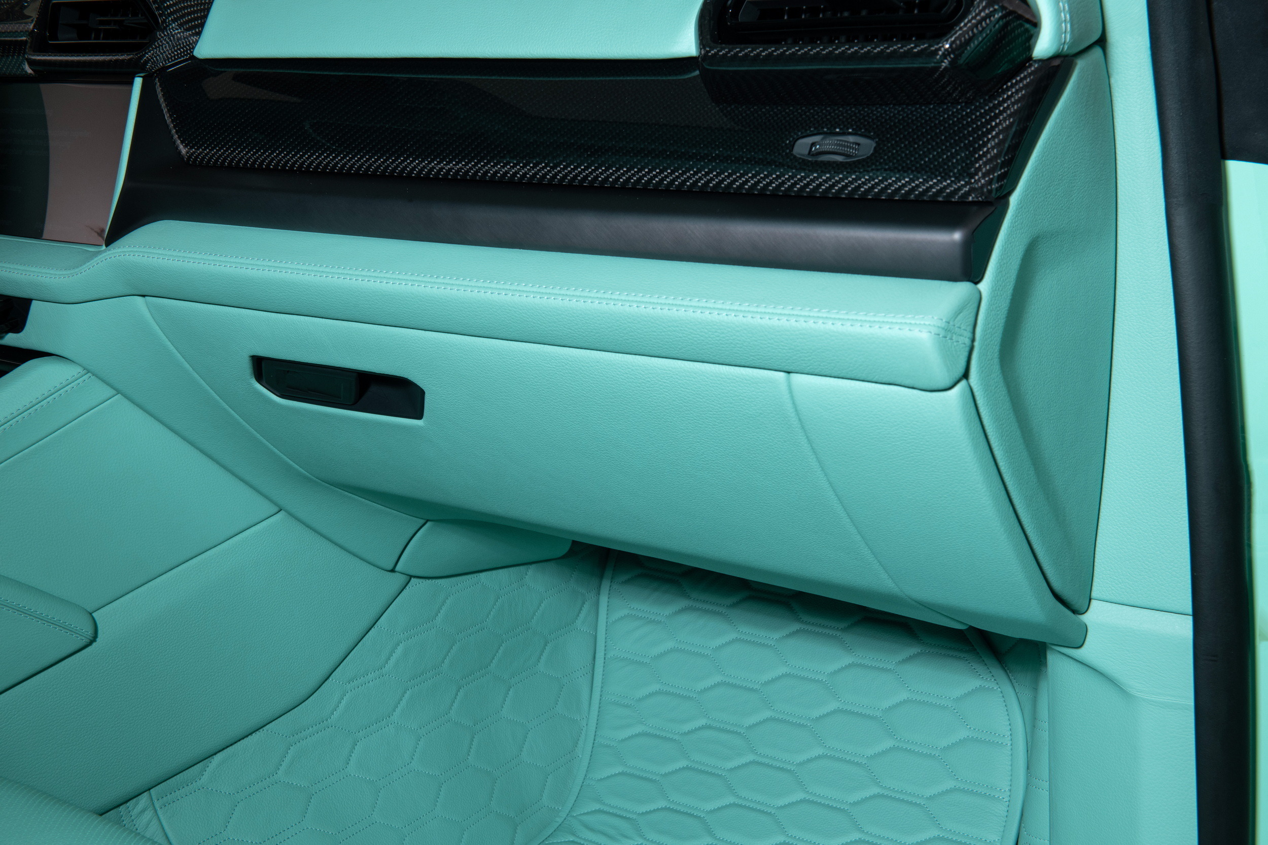 Brabus 900 Mint - Lamborghini Urus - Studio (40)
