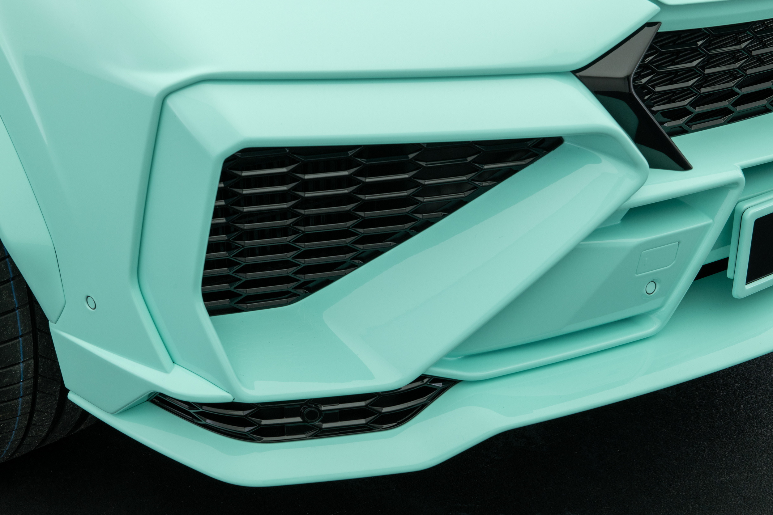 Brabus 900 Mint - Lamborghini Urus - Studio (8)