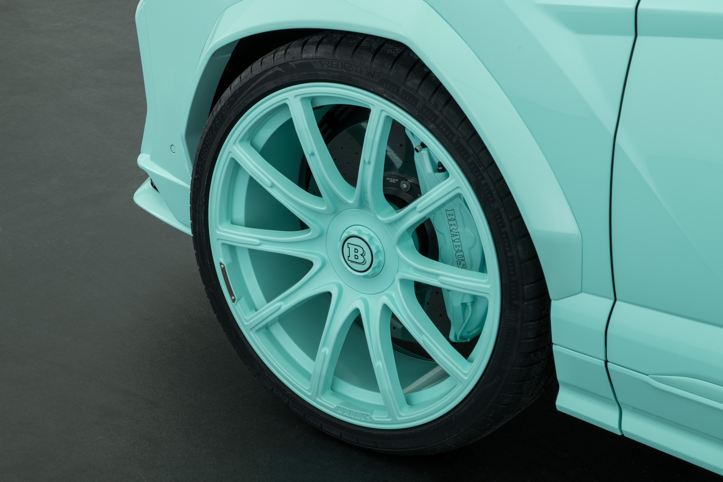 Brabus 900 Mint - Lamborghini Urus - Studio (9)