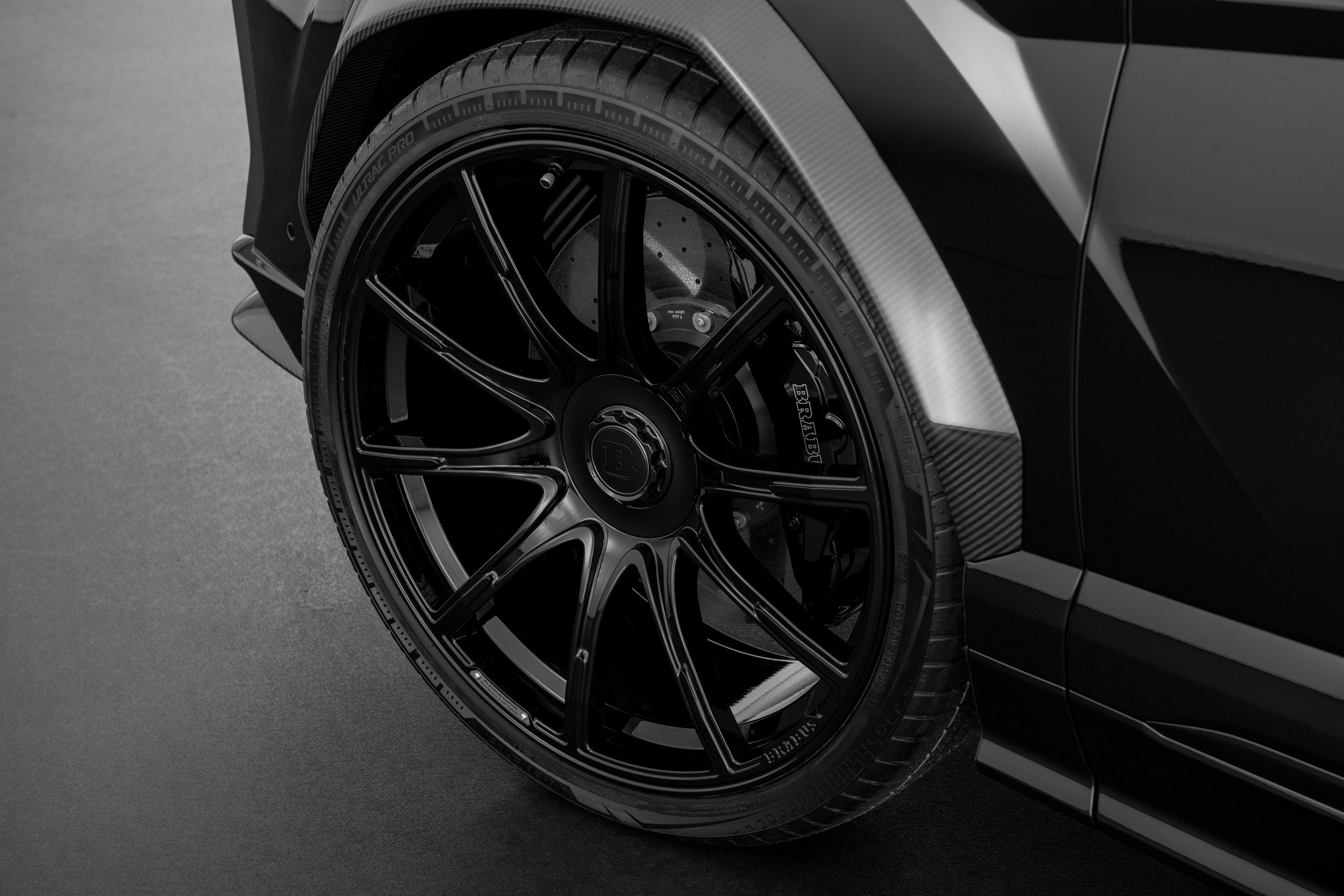 Brabus 900 Superblack - Lamborghini Urus - Studio (10)