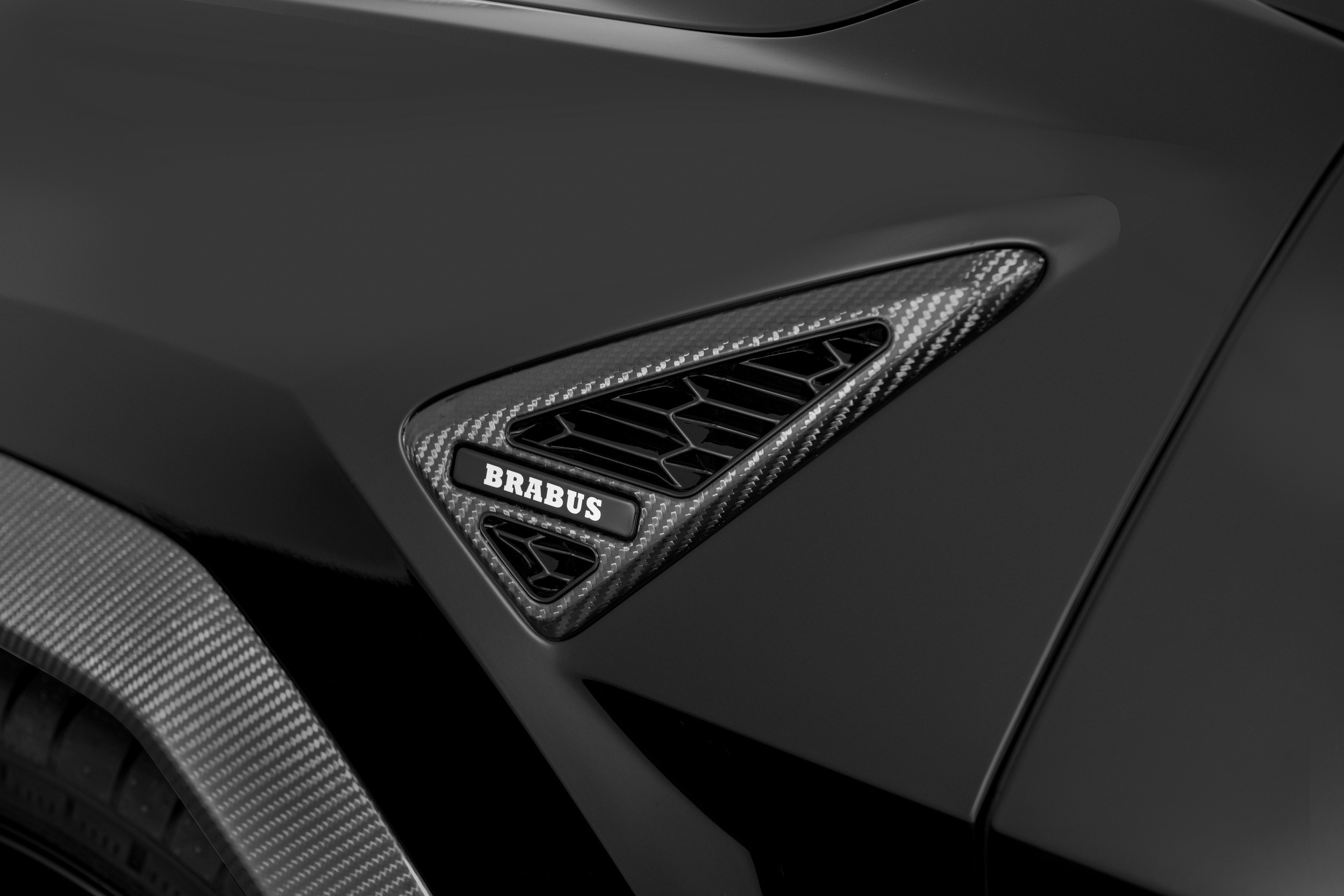 Brabus 900 Superblack - Lamborghini Urus - Studio (11)