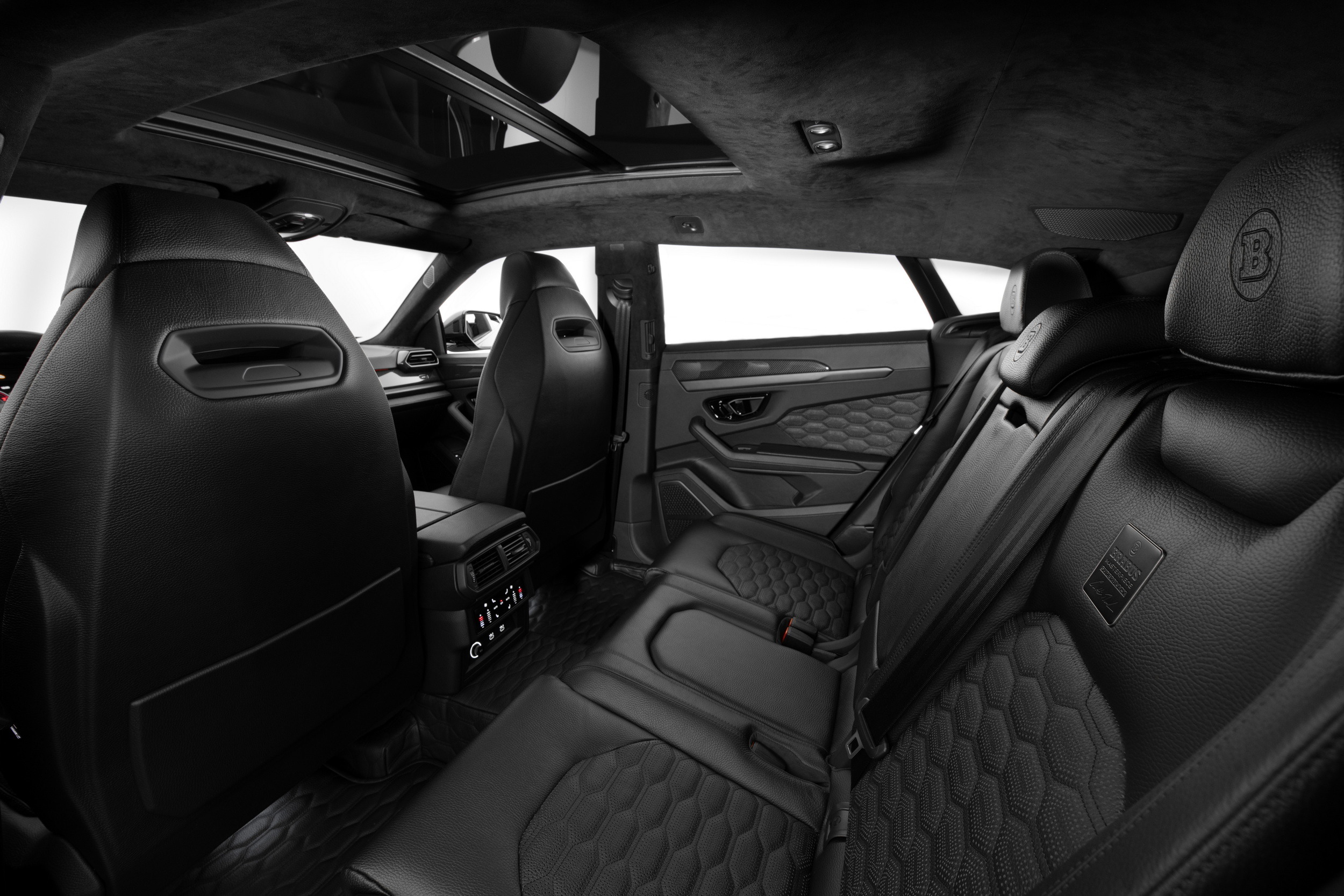 Brabus 900 Superblack - Lamborghini Urus - Studio (21)