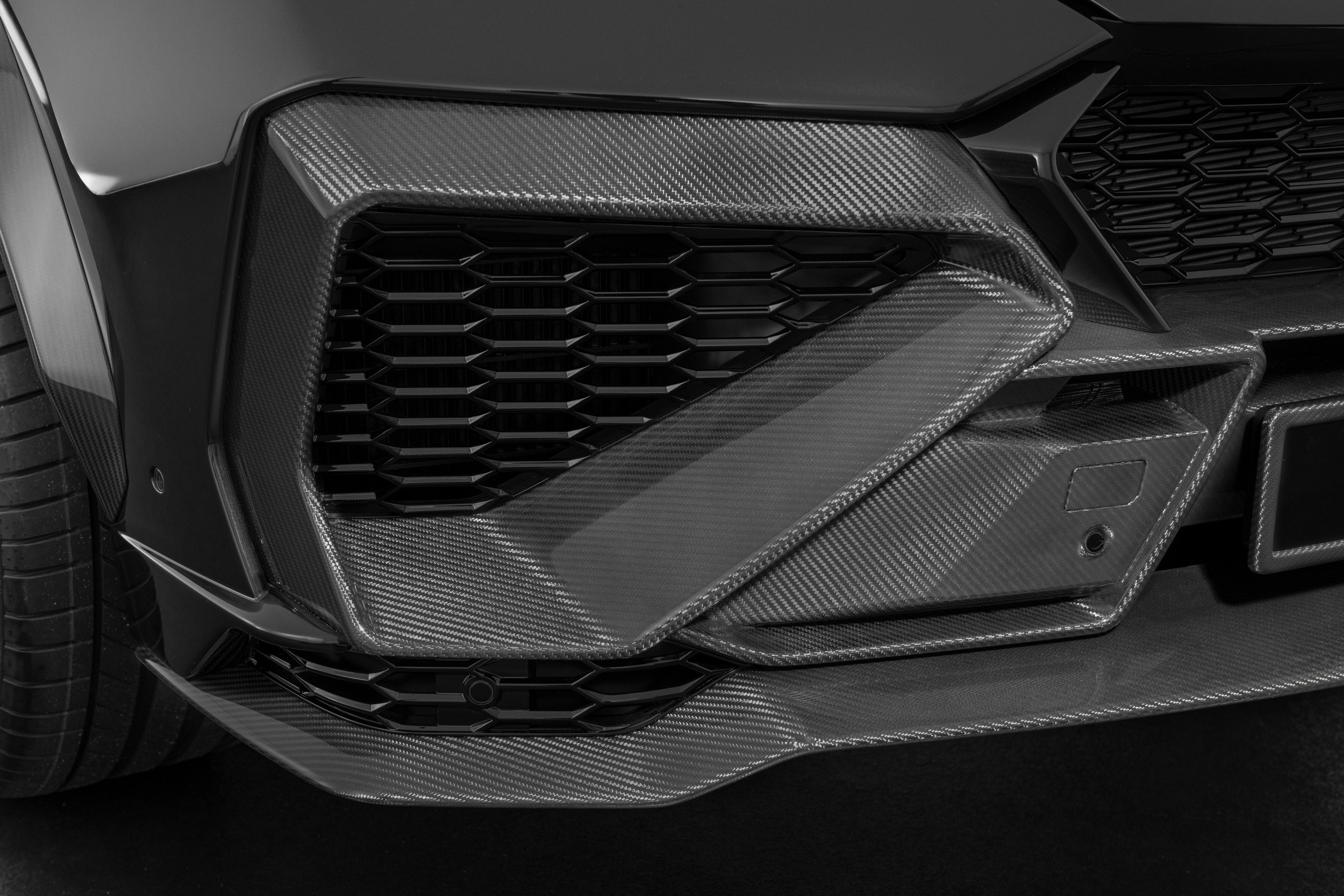 Brabus 900 Superblack - Lamborghini Urus - Studio (7)