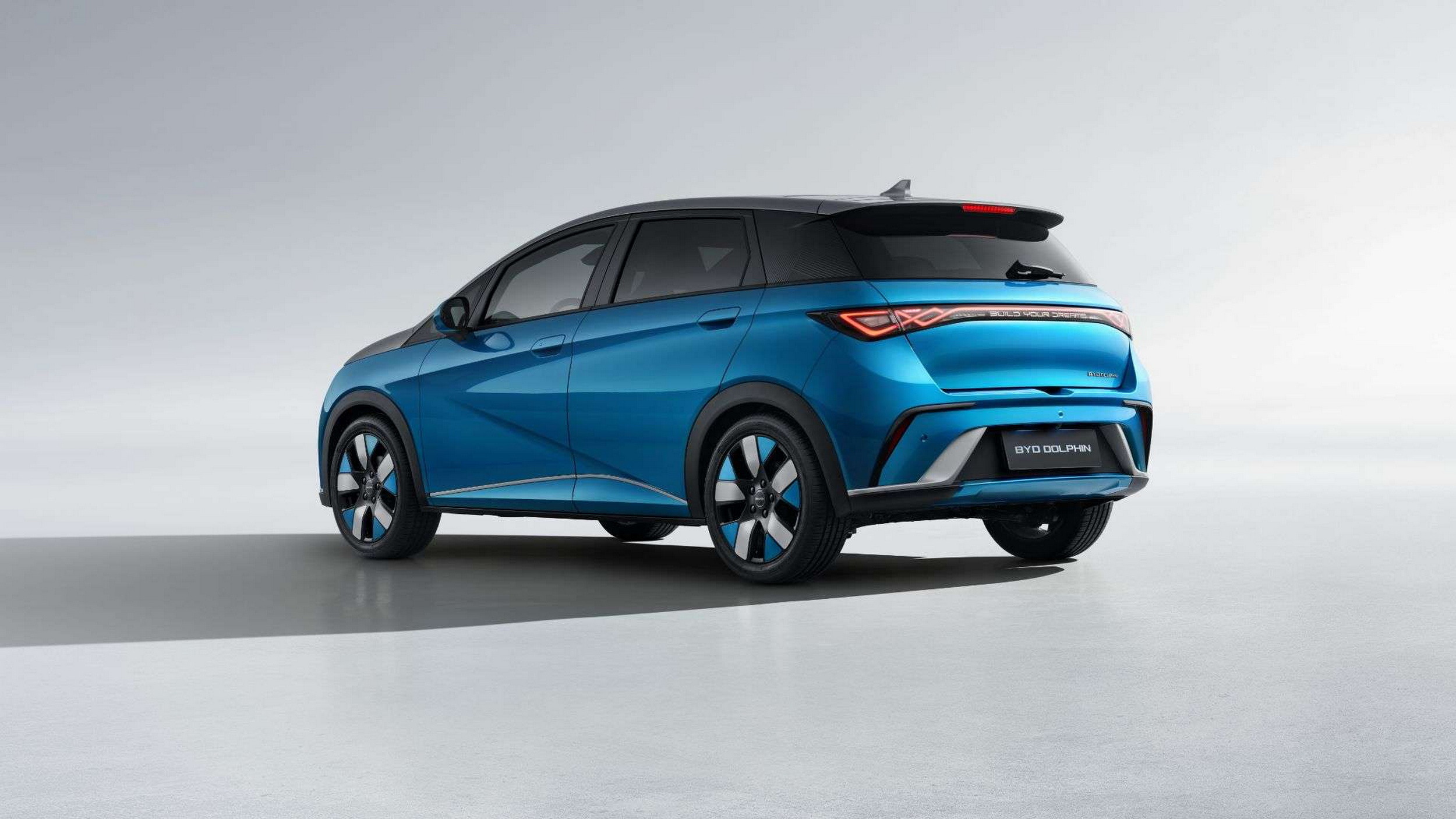 BYD Dolphin (2)