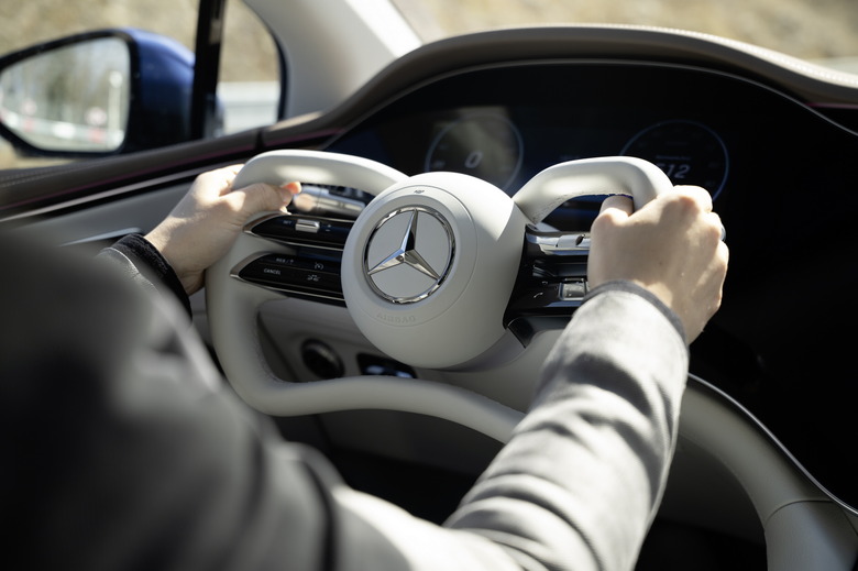 Mercedes EQS Prototype - Steer-By-Wire And Yoke (6)