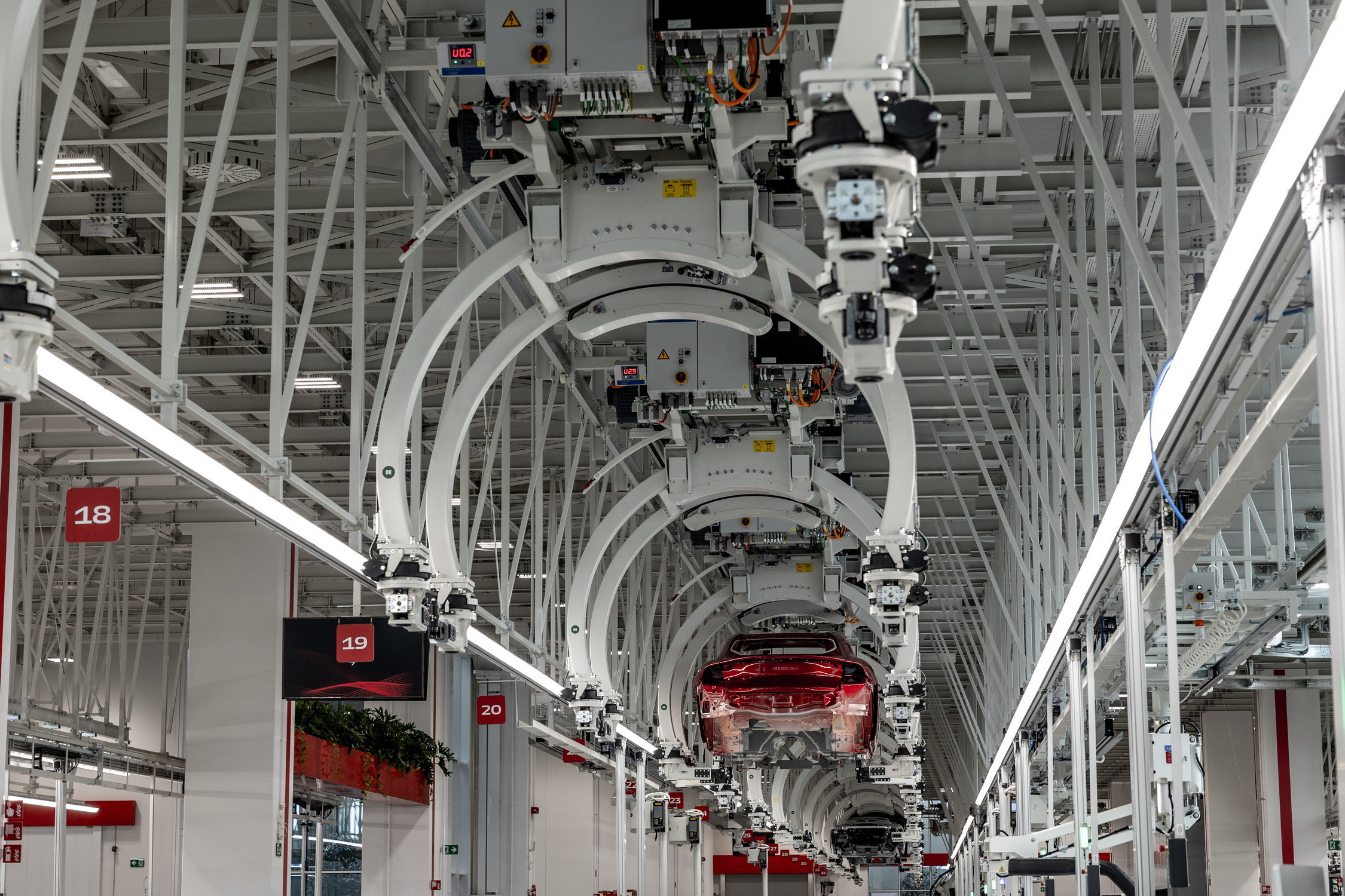 Ferrari E-Building - Maranello (22)