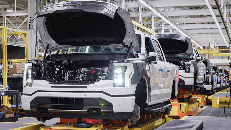 Ford-F-150-Lightning-Producaa
