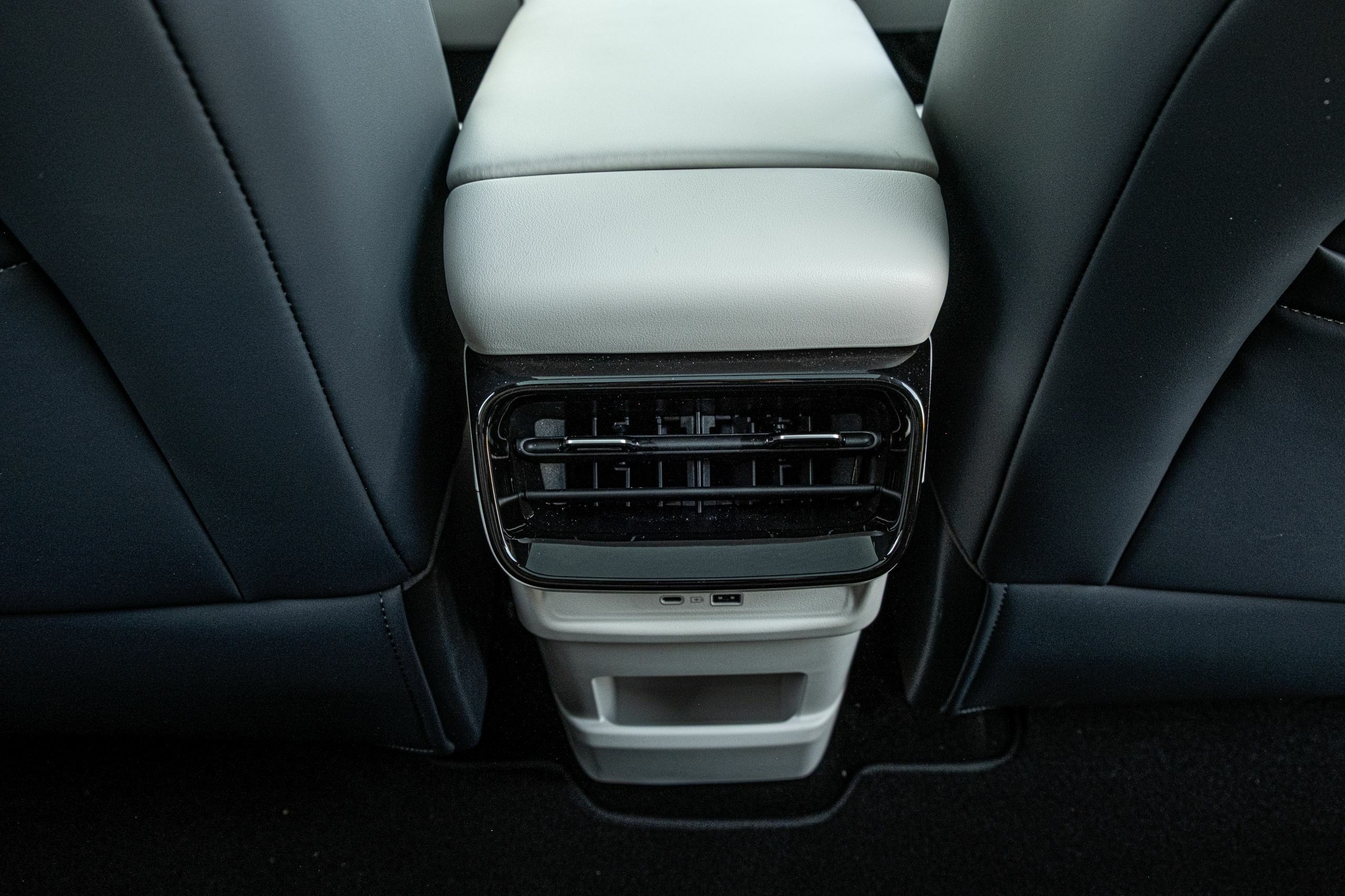 Geely Starray EM-i Review - 48