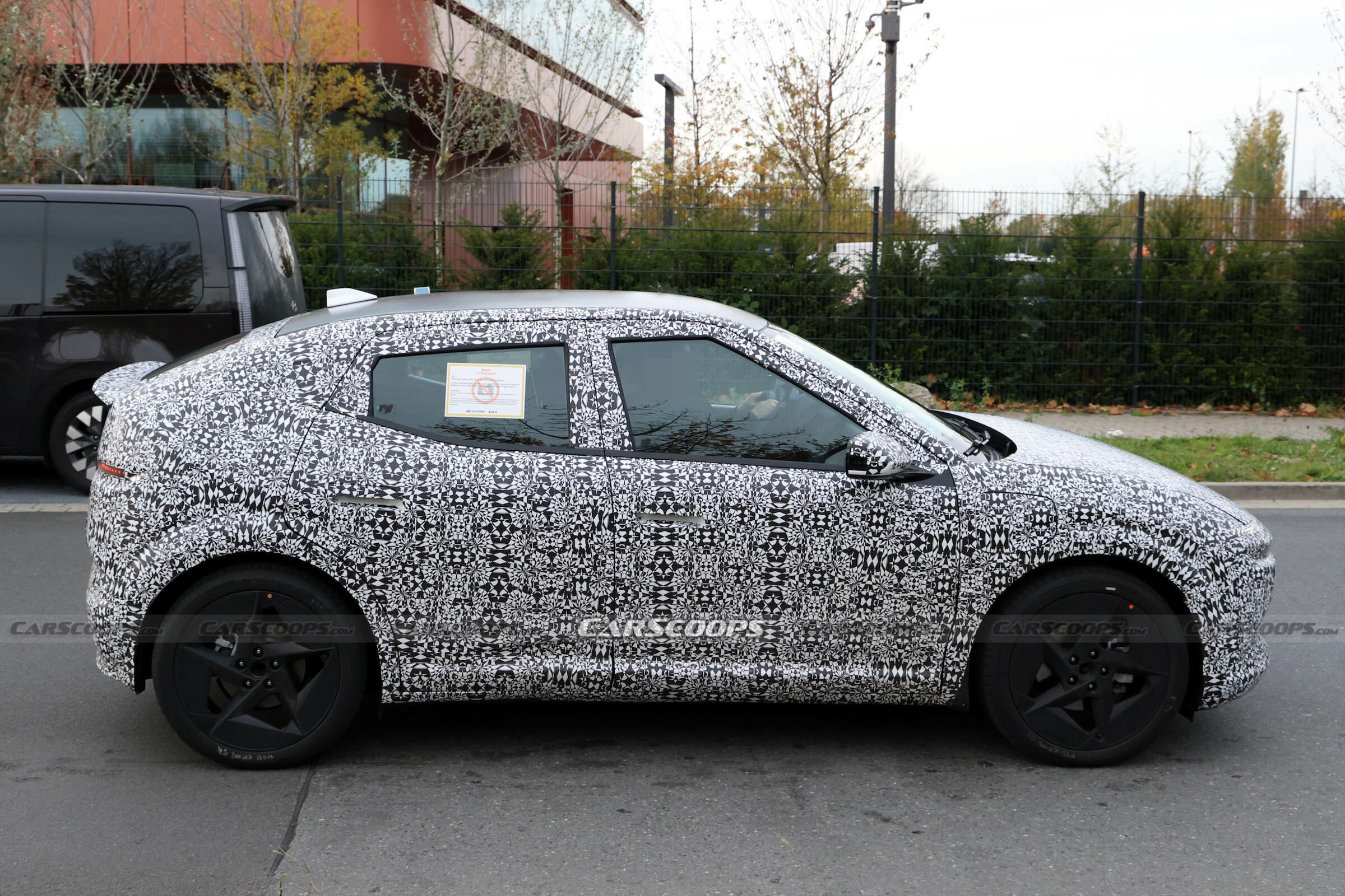 Hyundai Ioniq 3 scoop 00019