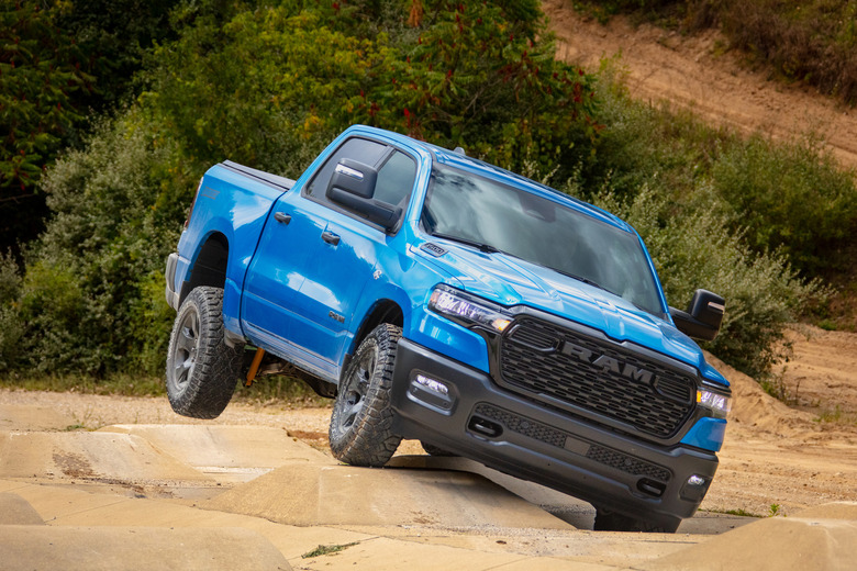 2026 Ram 1500 Hemi V8 1218 31