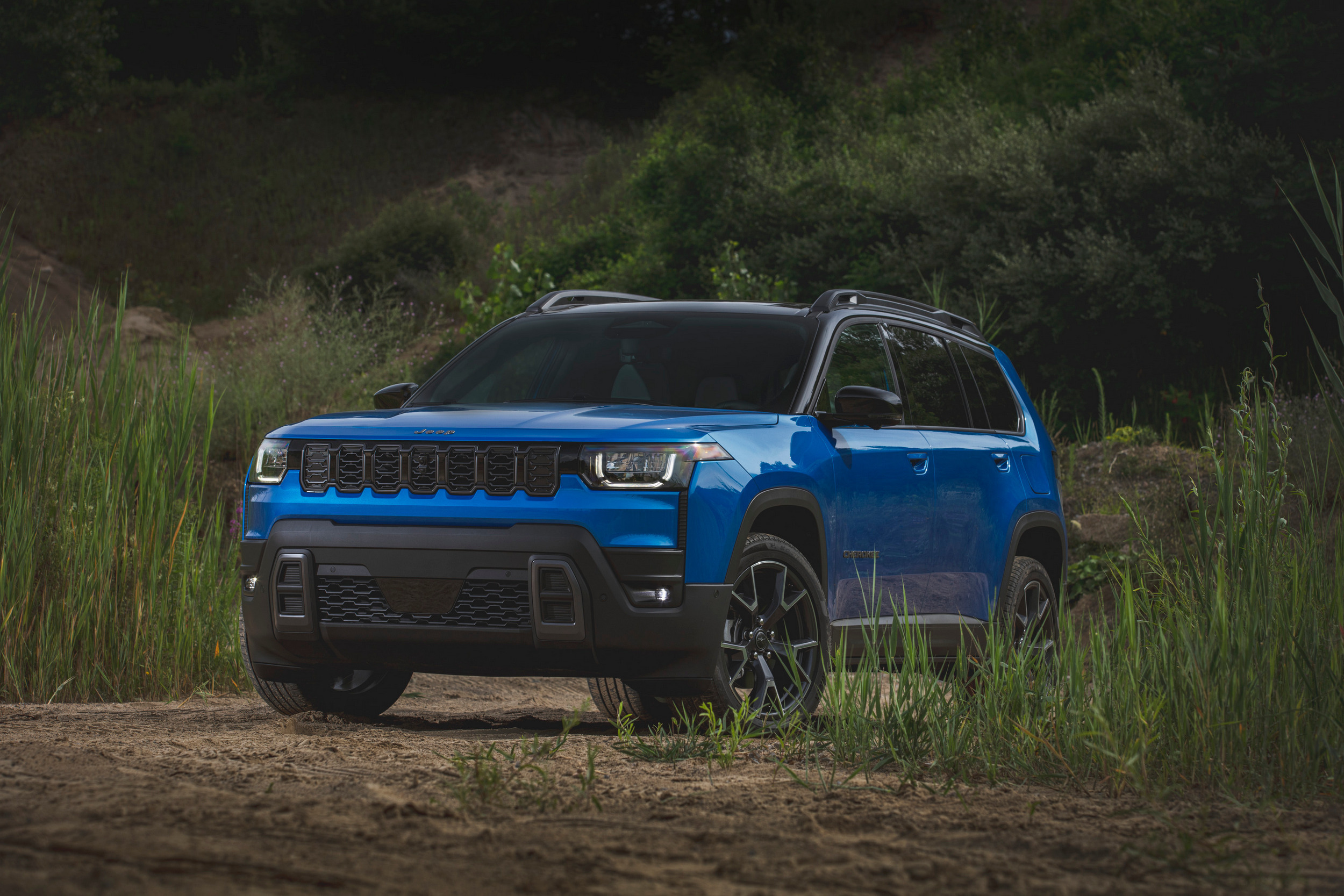 2026 Jeep Cherokee 820 300