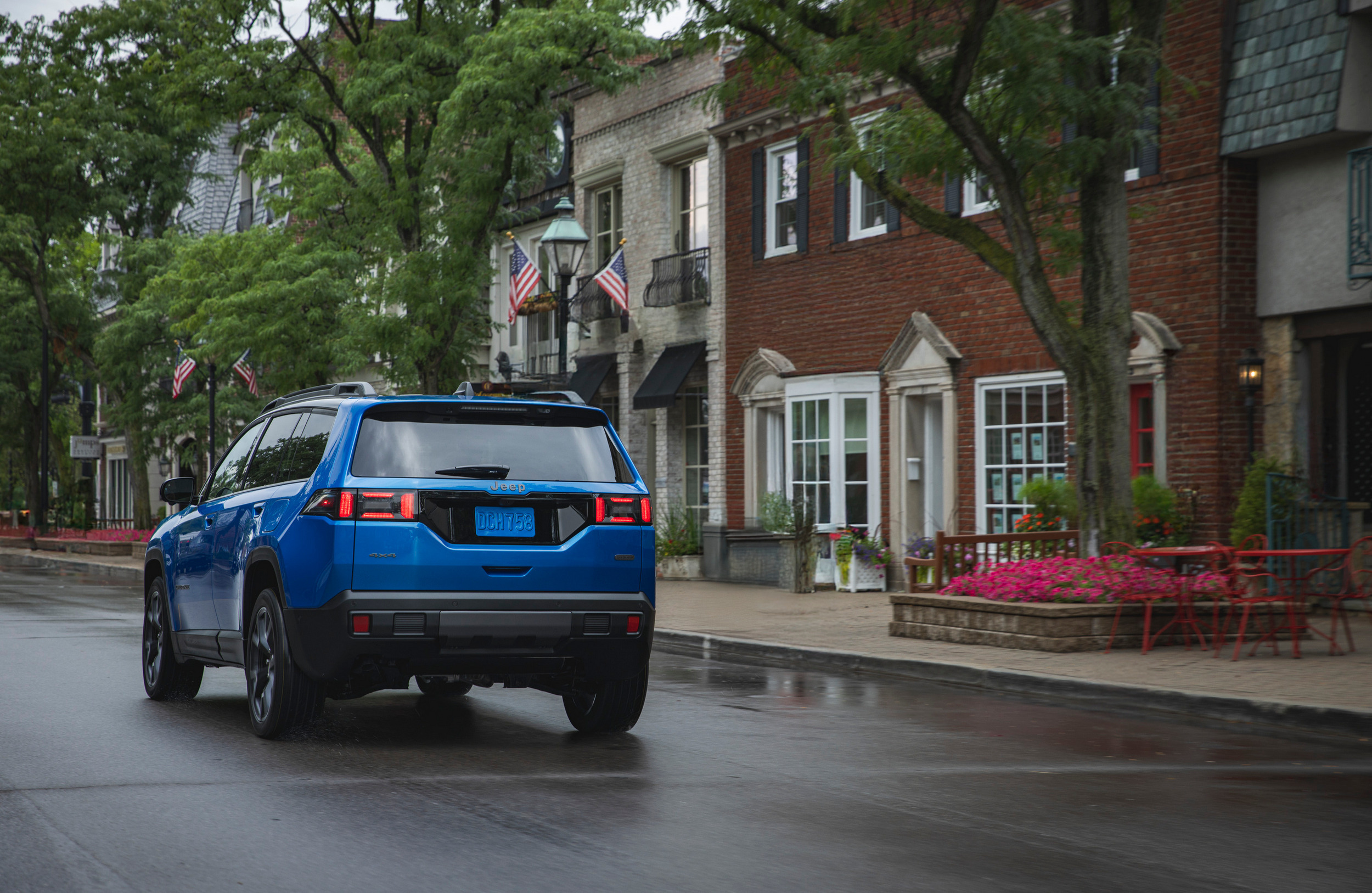 2026 Jeep Cherokee 820 310