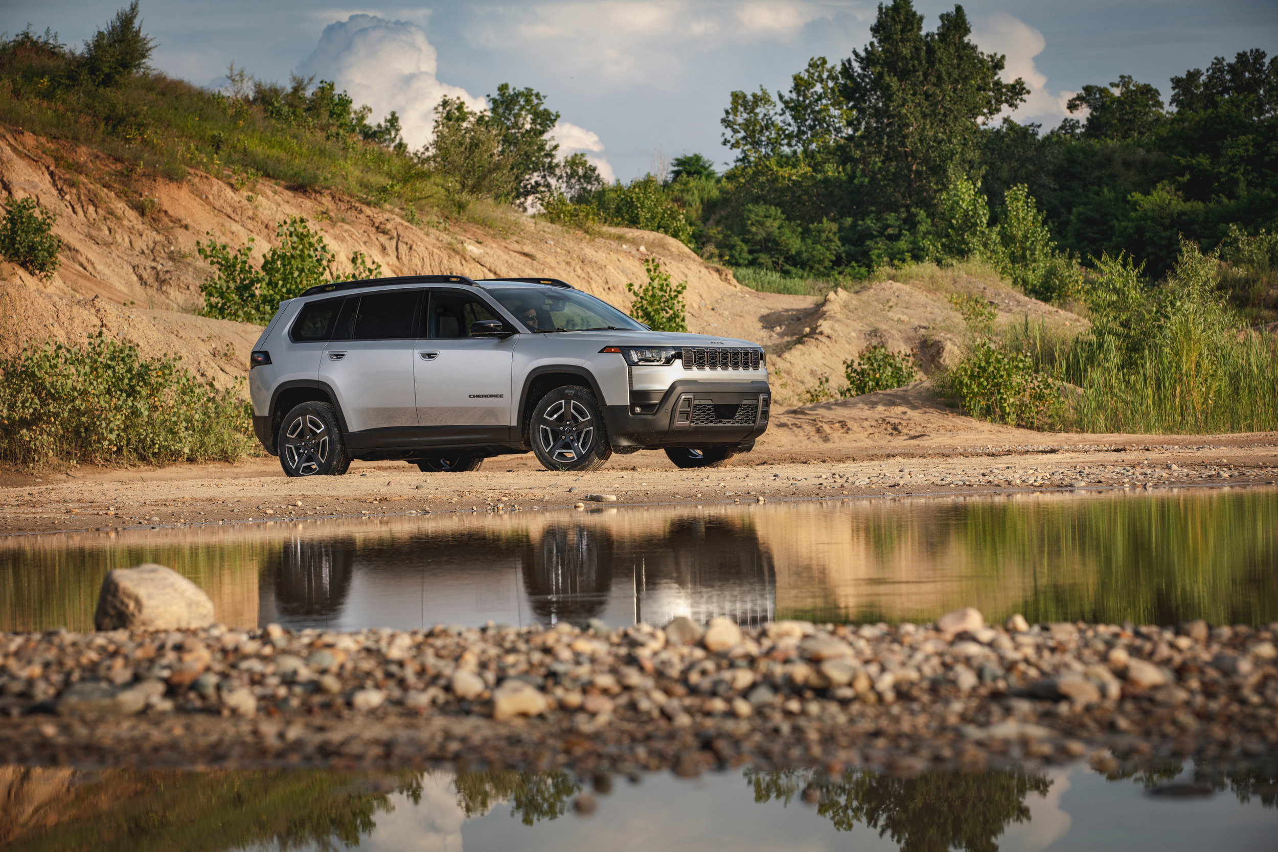 2026 Jeep Cherokee 820 319