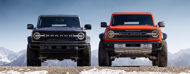 2022-20Ford-20Bronco-20Raptor_Wildtrak_01