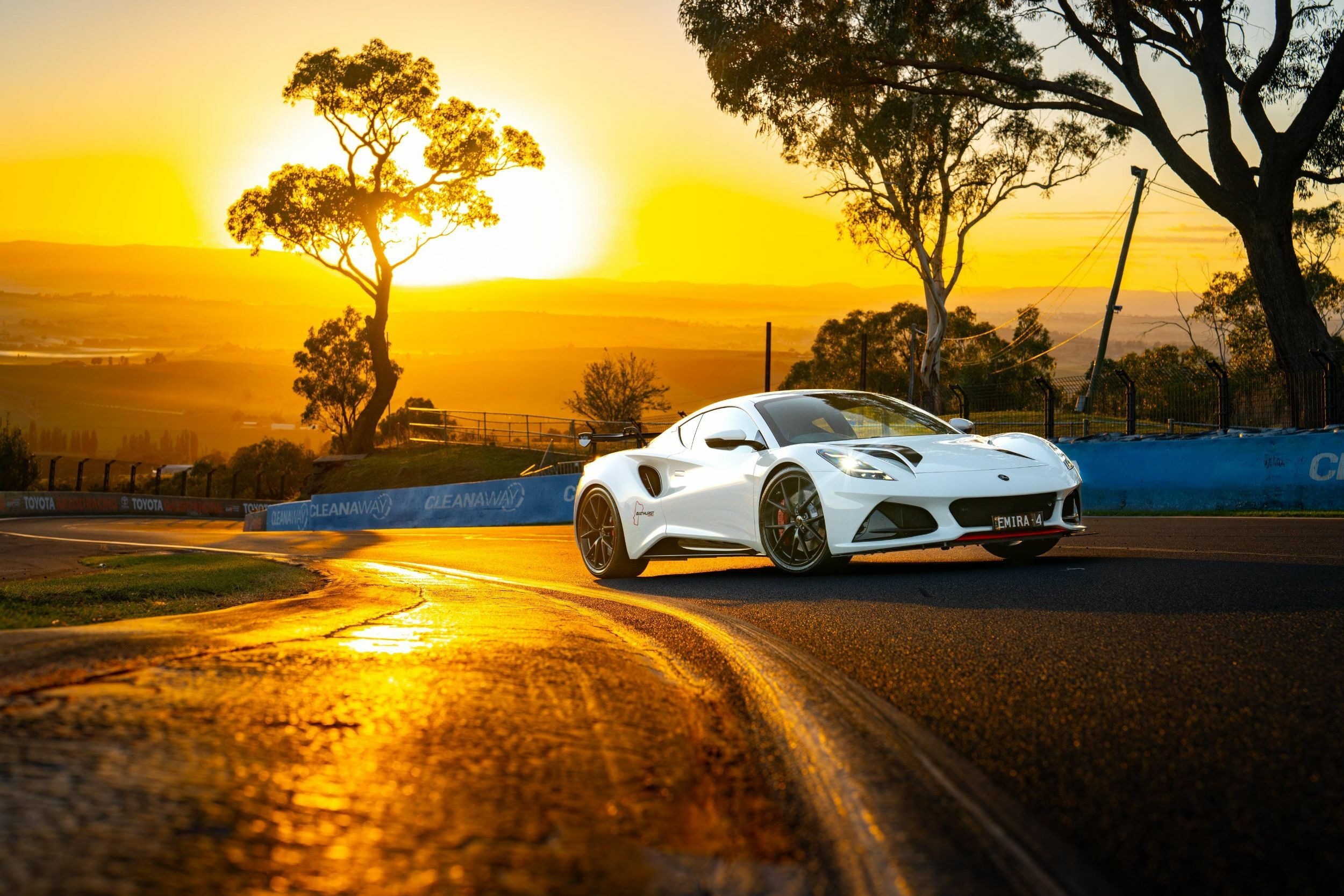 Lotus Emira Turbo Bathurst Edition - Australia (1)