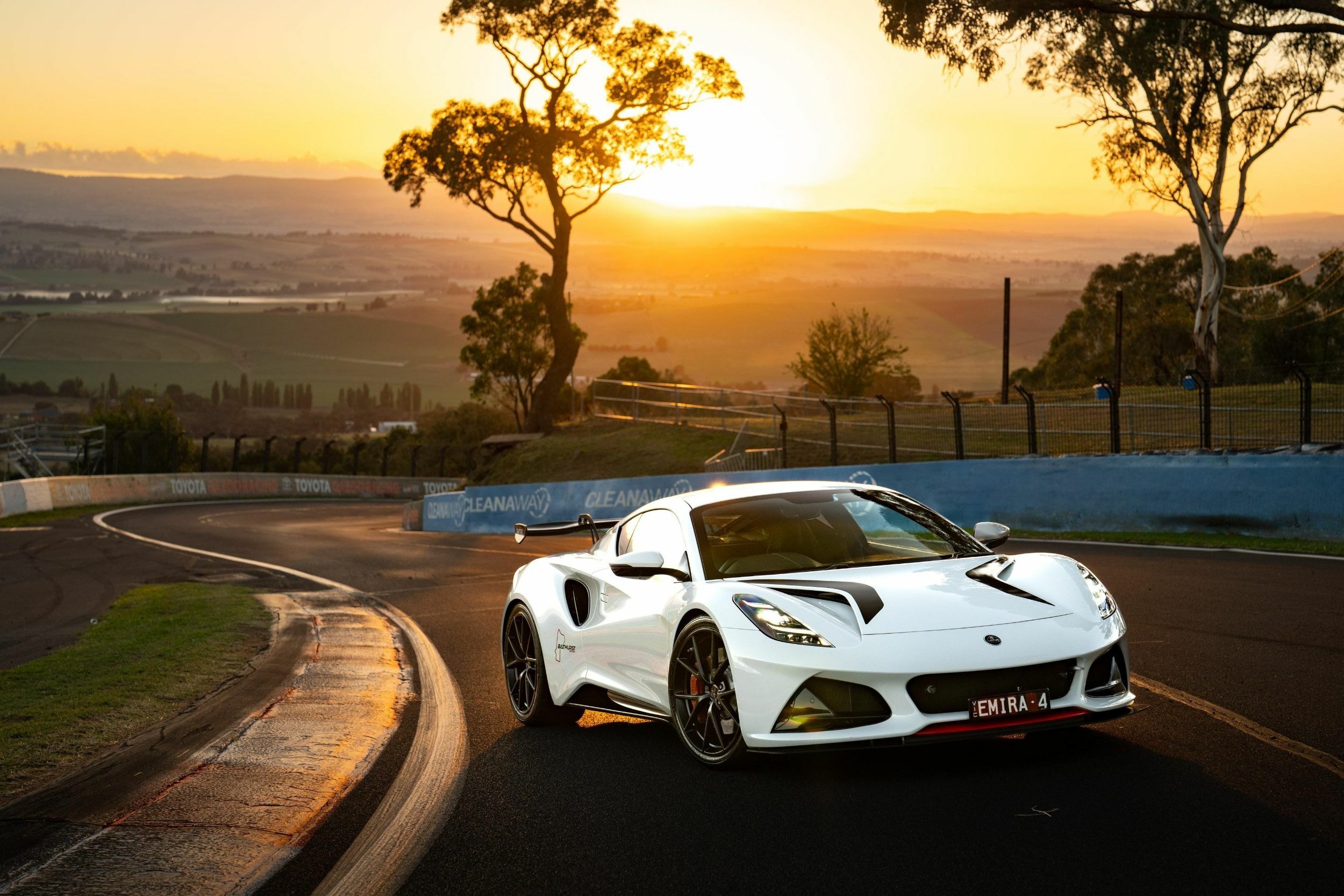 Lotus Emira Turbo Bathurst Edition - Australia (3)