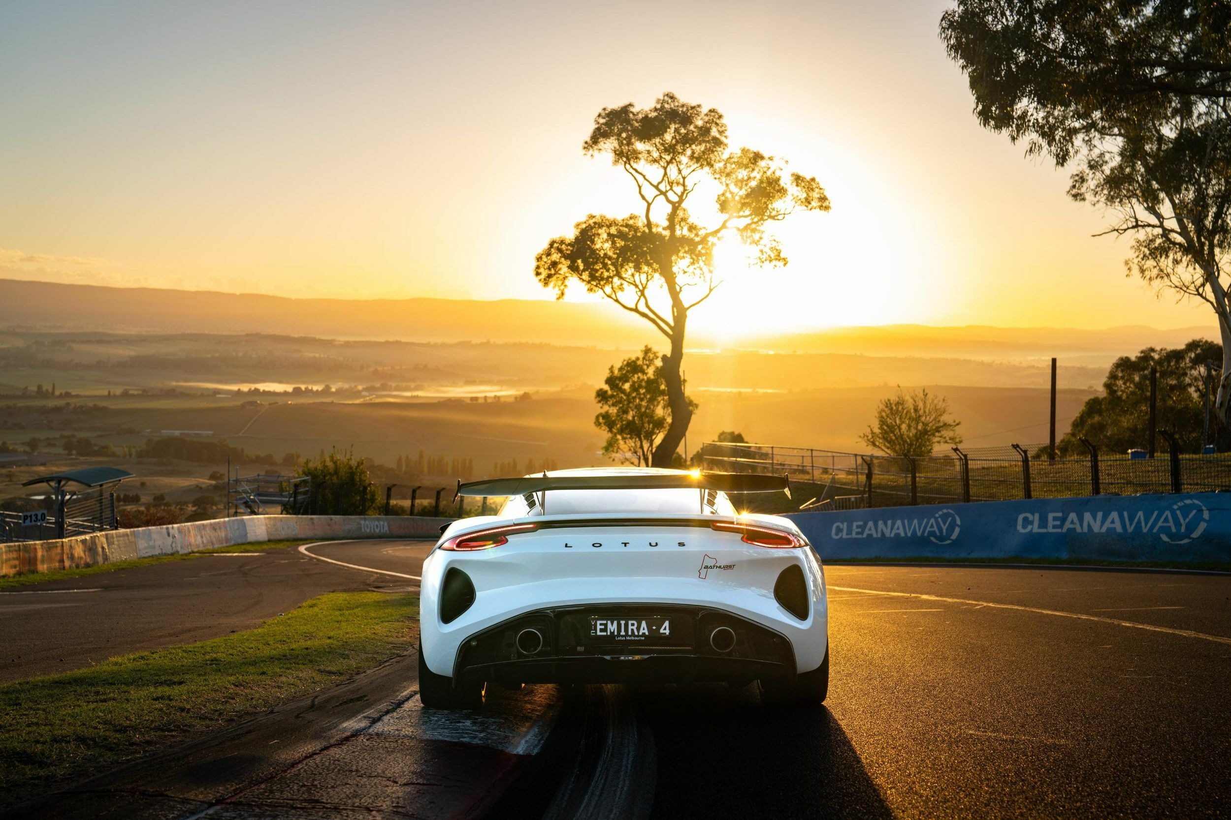 Lotus Emira Turbo Bathurst Edition - Australia (5)