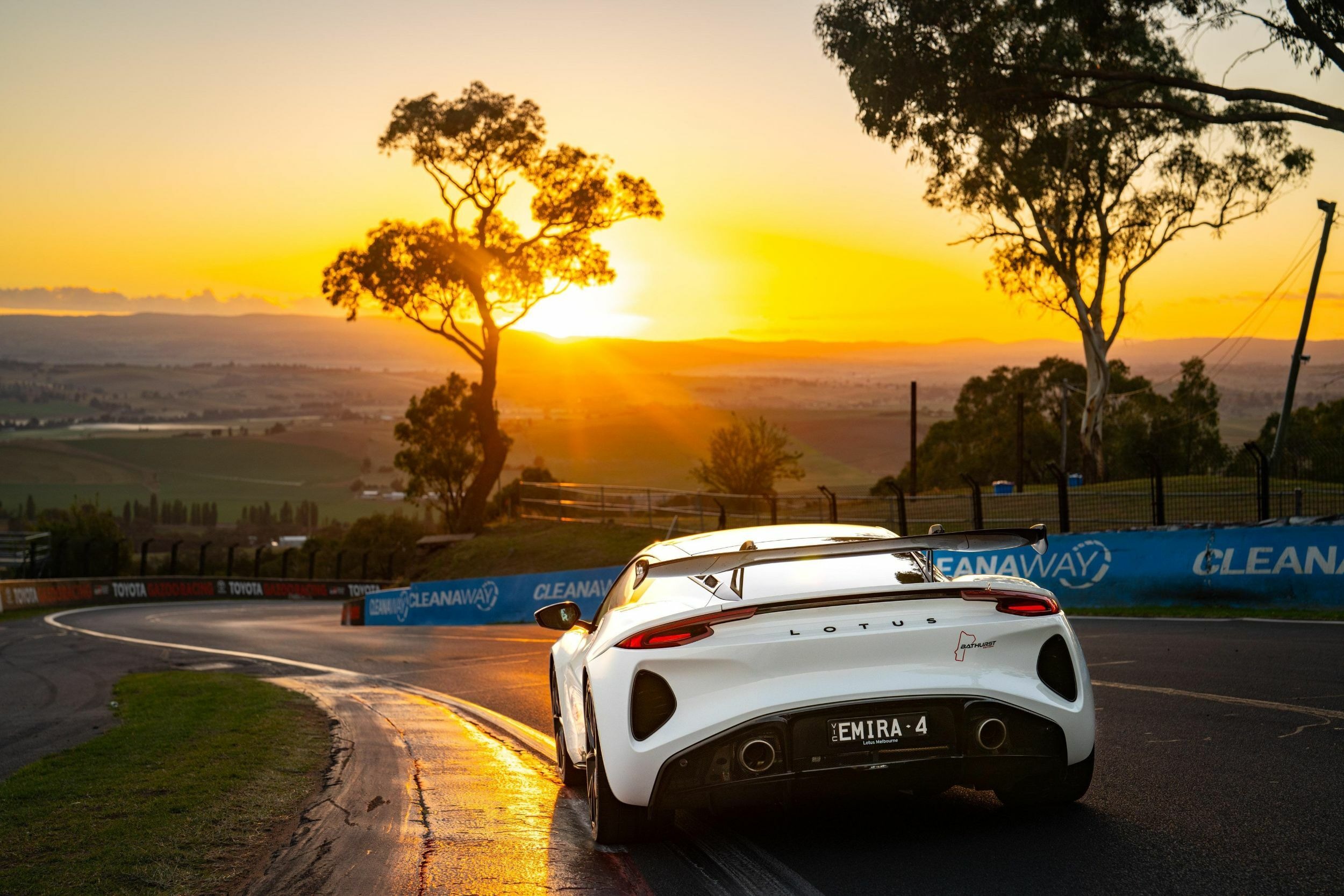 Lotus Emira Turbo Bathurst Edition - Australia (6)