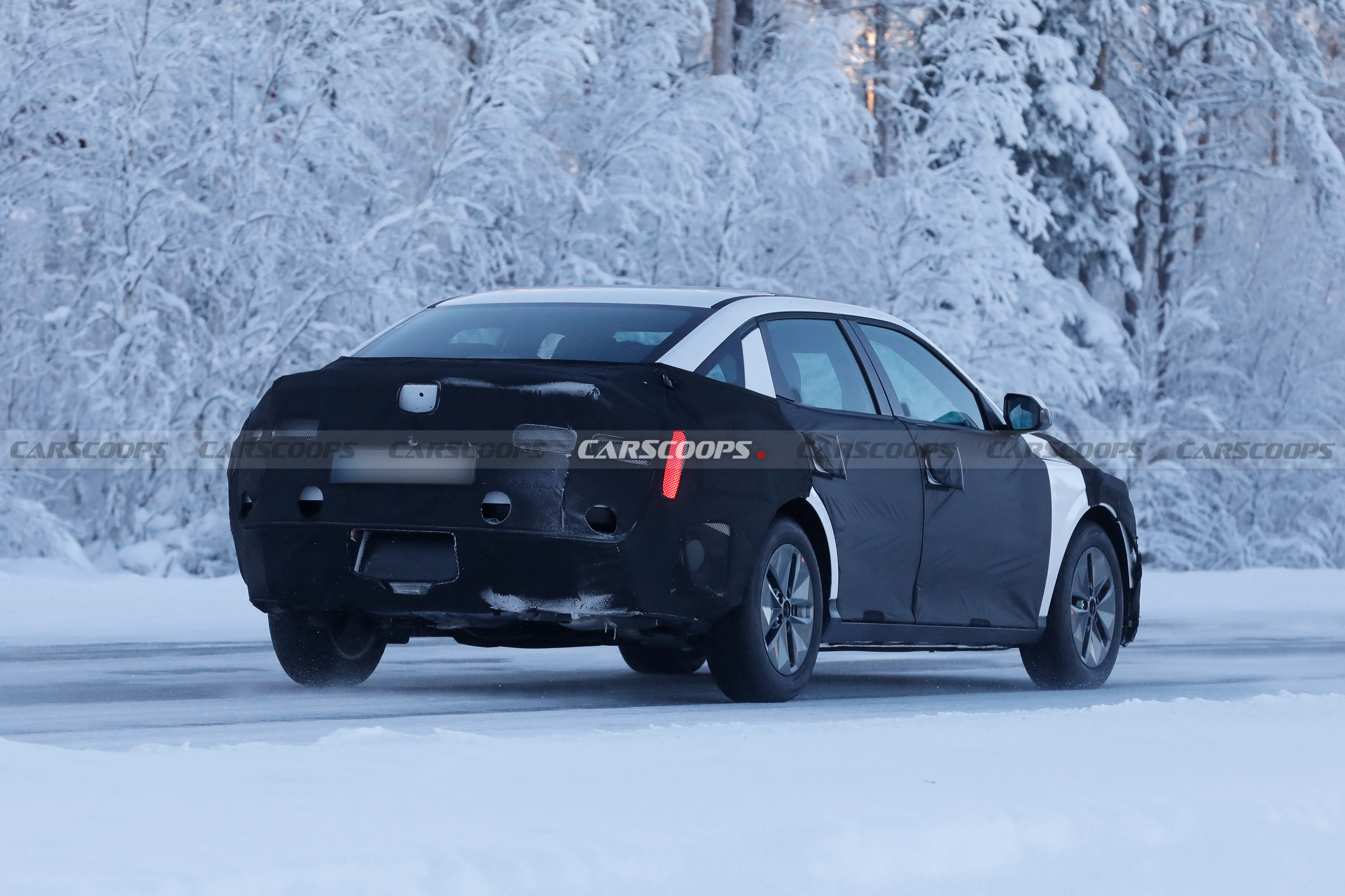 2027 Hyundai Elantra 209 10