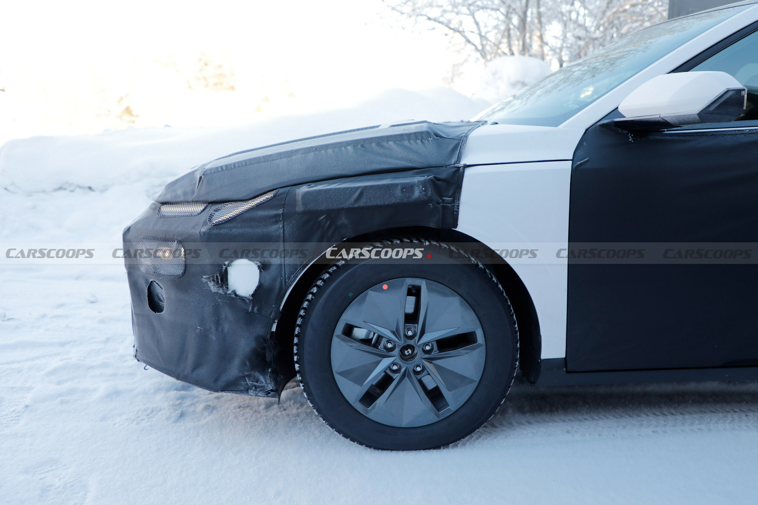 2027 Hyundai Elantra 209 17