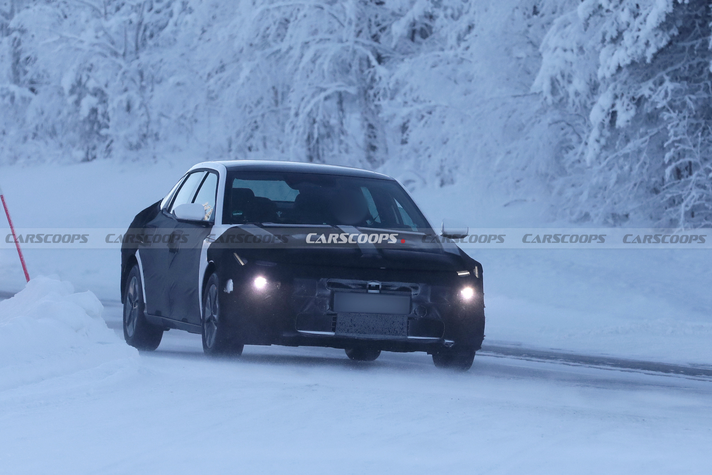 2027 Hyundai Elantra 209 3
