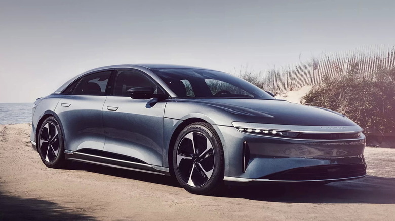 2023-Lucid-Air-Pure-RWD-3