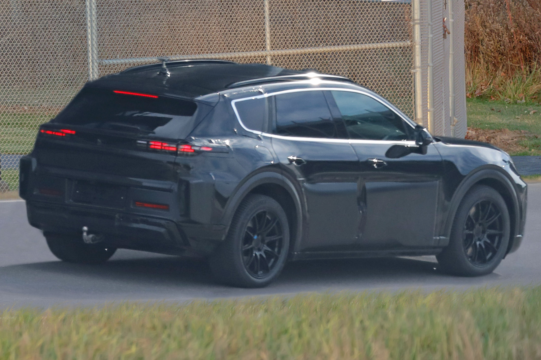 Porsche K1 SUV 00003
