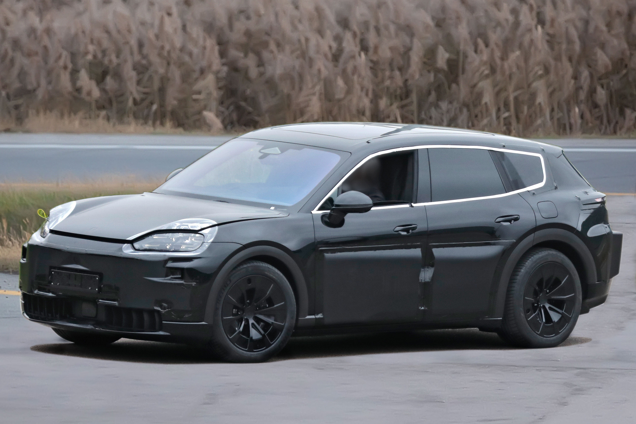 Porsche K1 SUV 00004