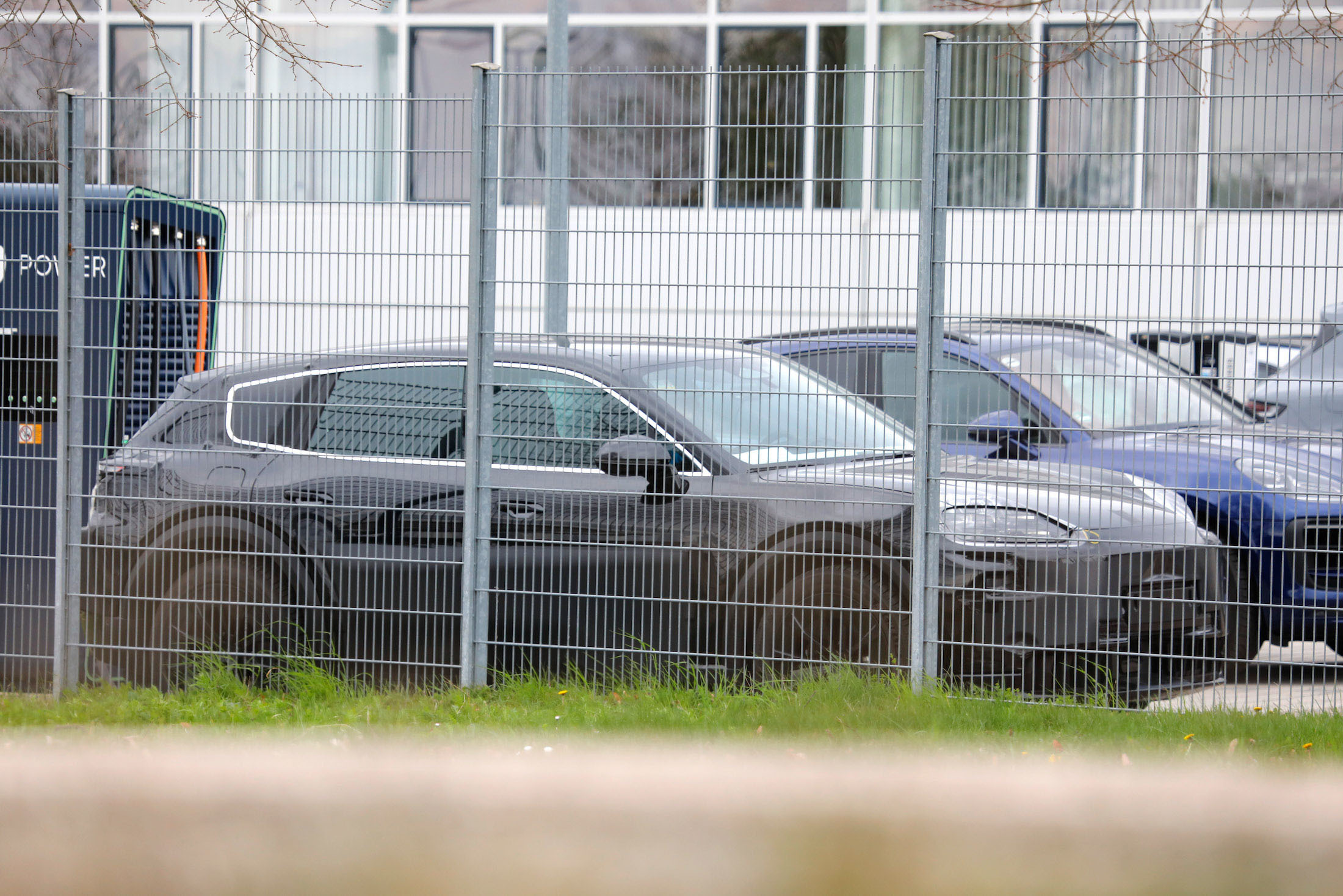 Porsche K1 SUV 00009