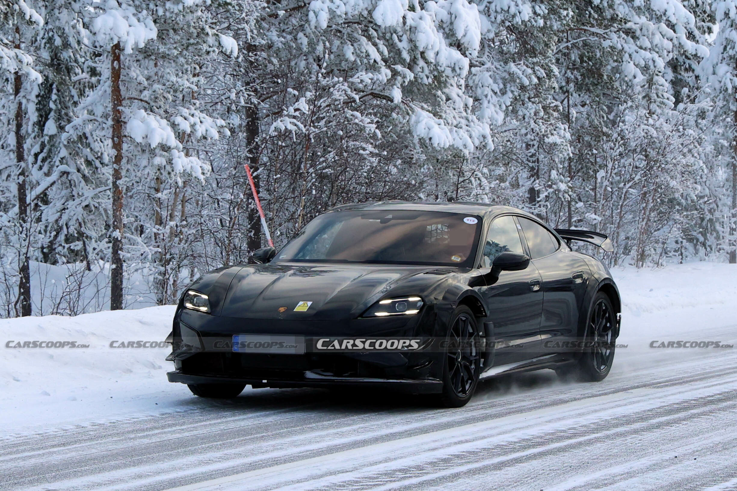 Porsche Taycan spy shots 00001