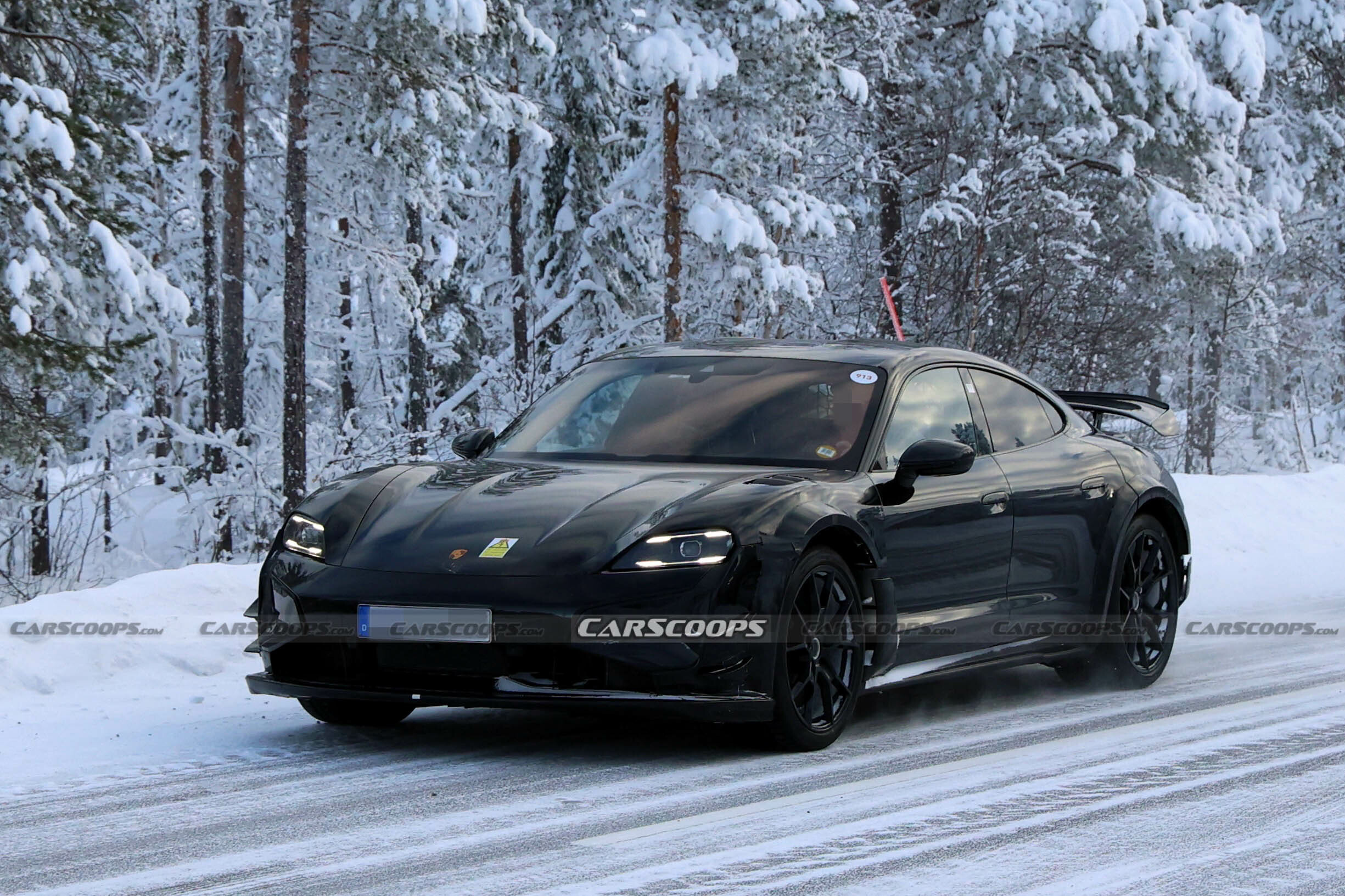 Porsche Taycan spy shots 00004