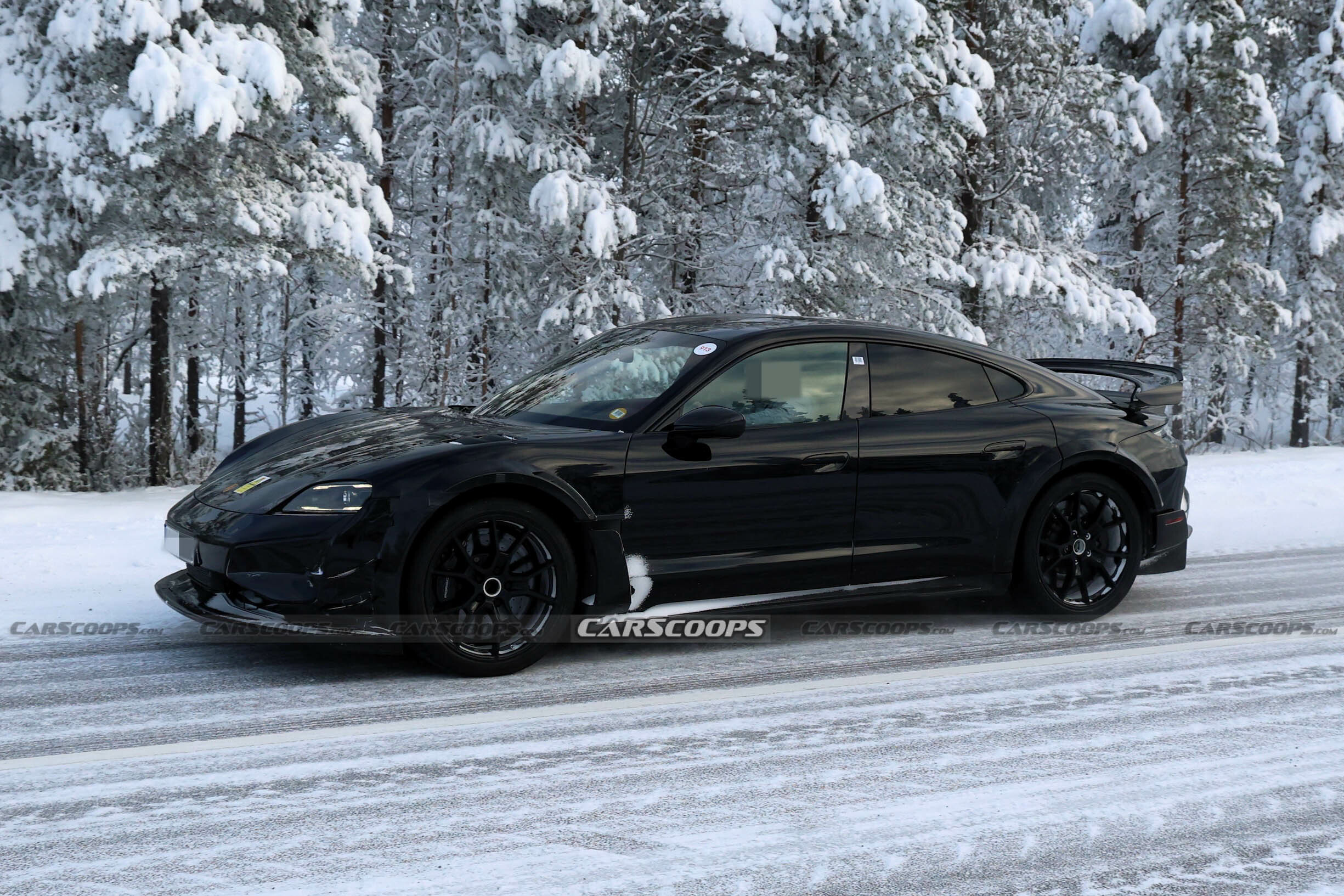Porsche Taycan spy shots 00007