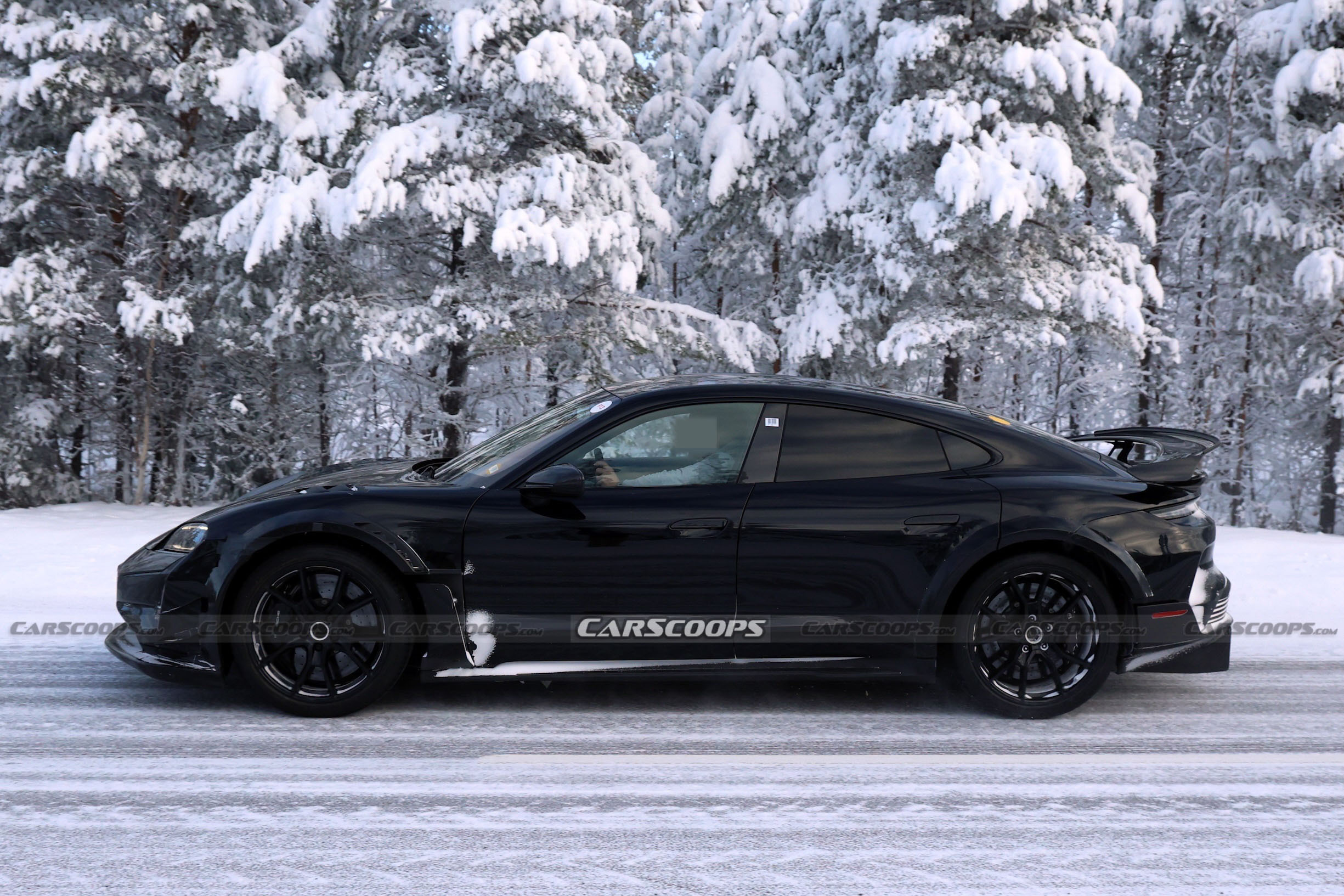 Porsche Taycan spy shots 00009