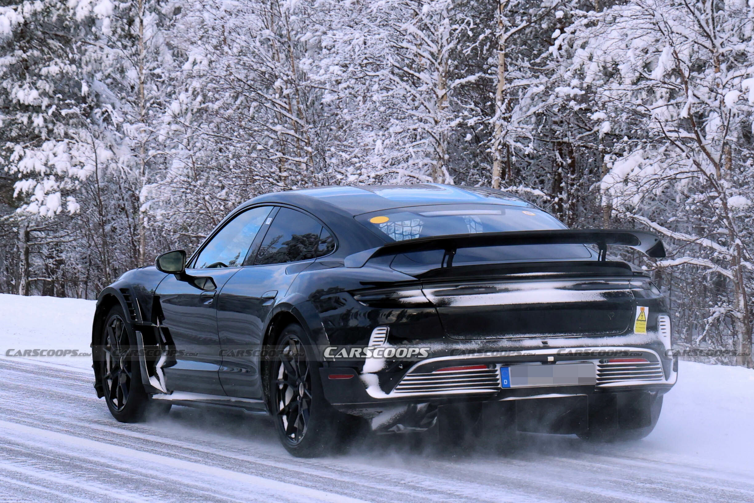 Porsche Taycan spy shots 00014